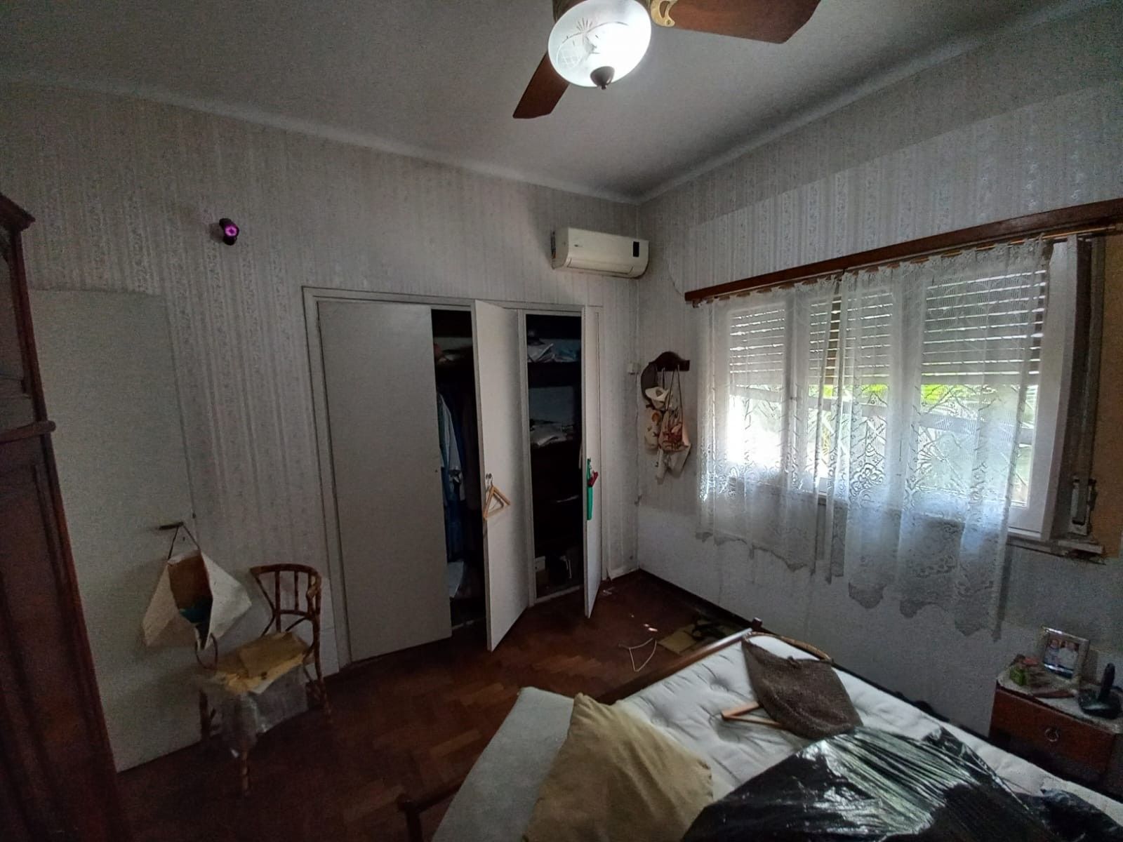 Chalet A Reciclar 3 Y 1/2 Amb. En B° Guemes Oportunidad Nuevo Precio — foto 3