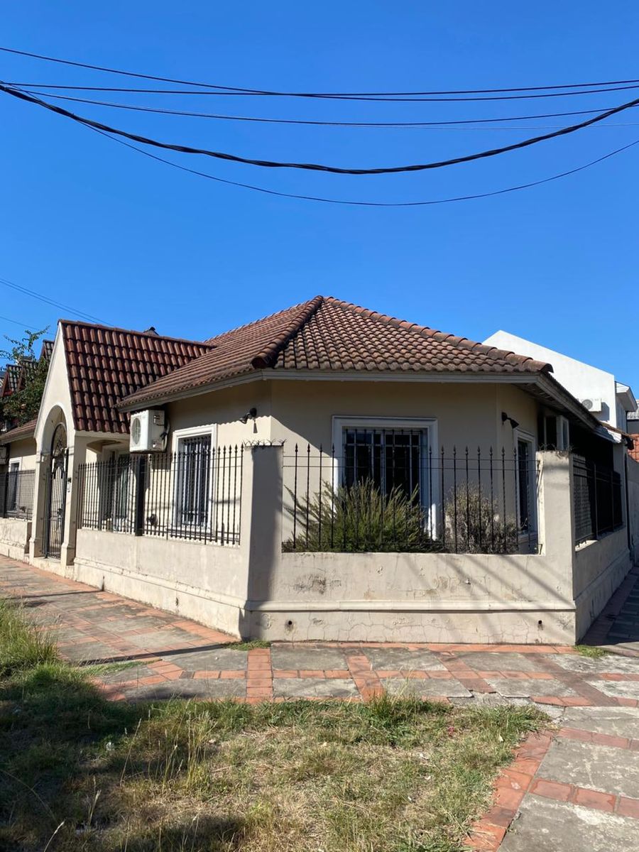 Chalet En Esquina 4 Ambientes Con Salida A 2 Calles....a 100 Mts. ParqueLineal Gaona — foto 3