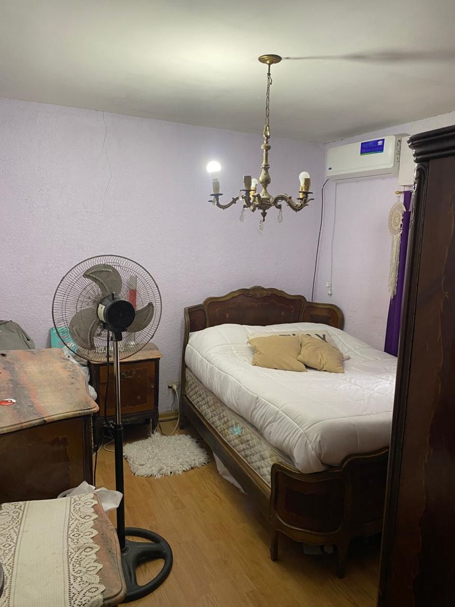 Chalet En Esquina 4 Ambientes Frente A Pza. Belgrano