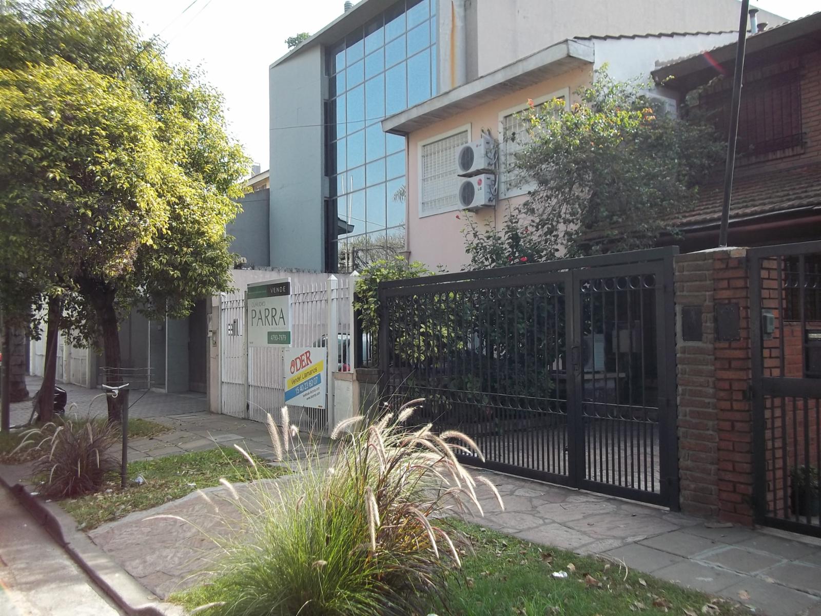 Olivos Unicenter,"IDEAL OFICINAS" zona ideal por accesos rapidos a CABA, en zona de oficinas para todo destino, frente al A.C.A., duplexo oficinas, y/o vivienda. 5 amb cochera - 1