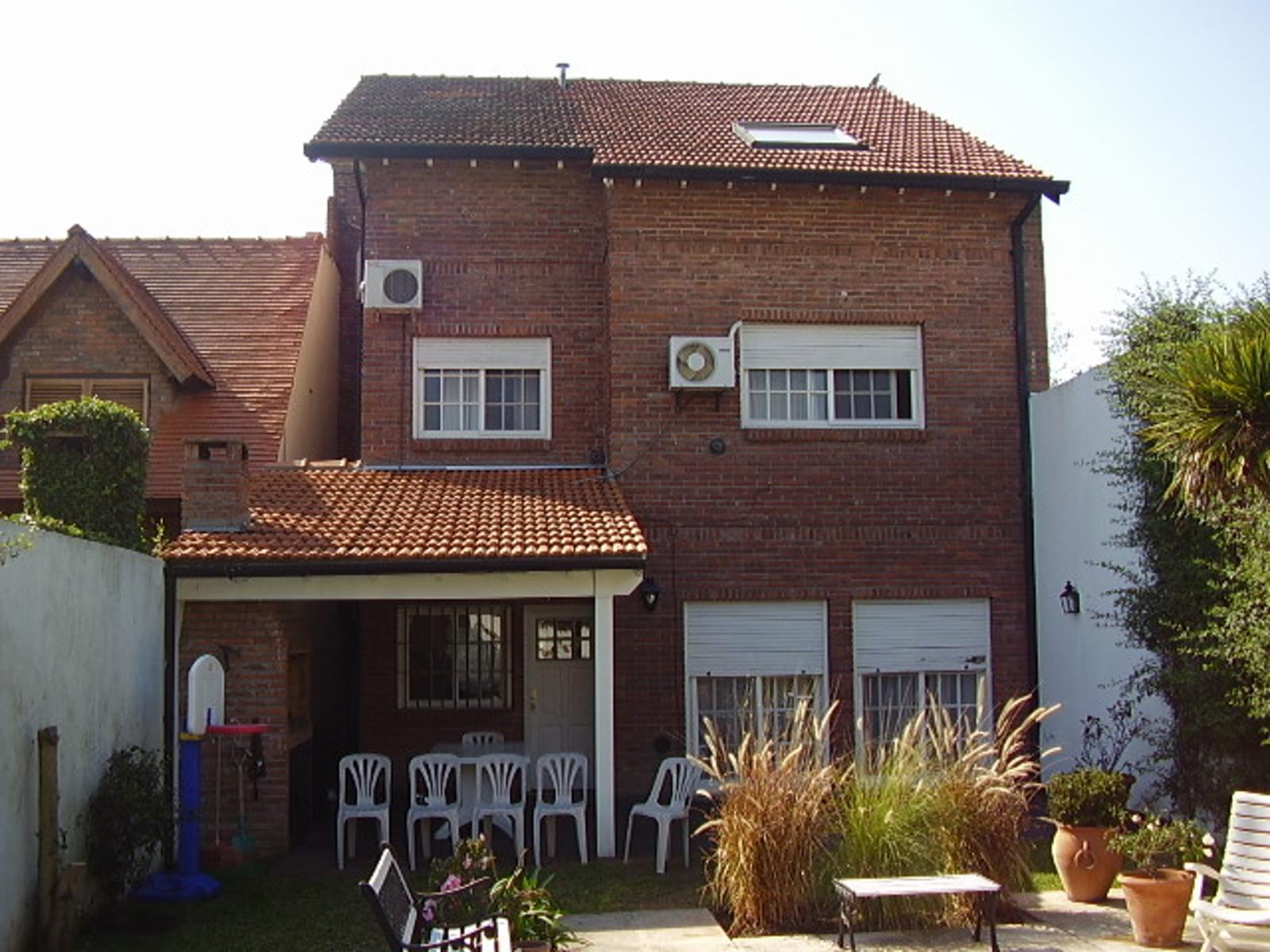 LA LUCILA RESIDENCIAL CON RENTA ASEGURADA chalet 280 cub 5 amb play pque piscina — foto 5
