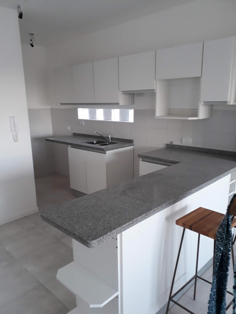 Alquilo Piso De 3 Ambientes - 25
