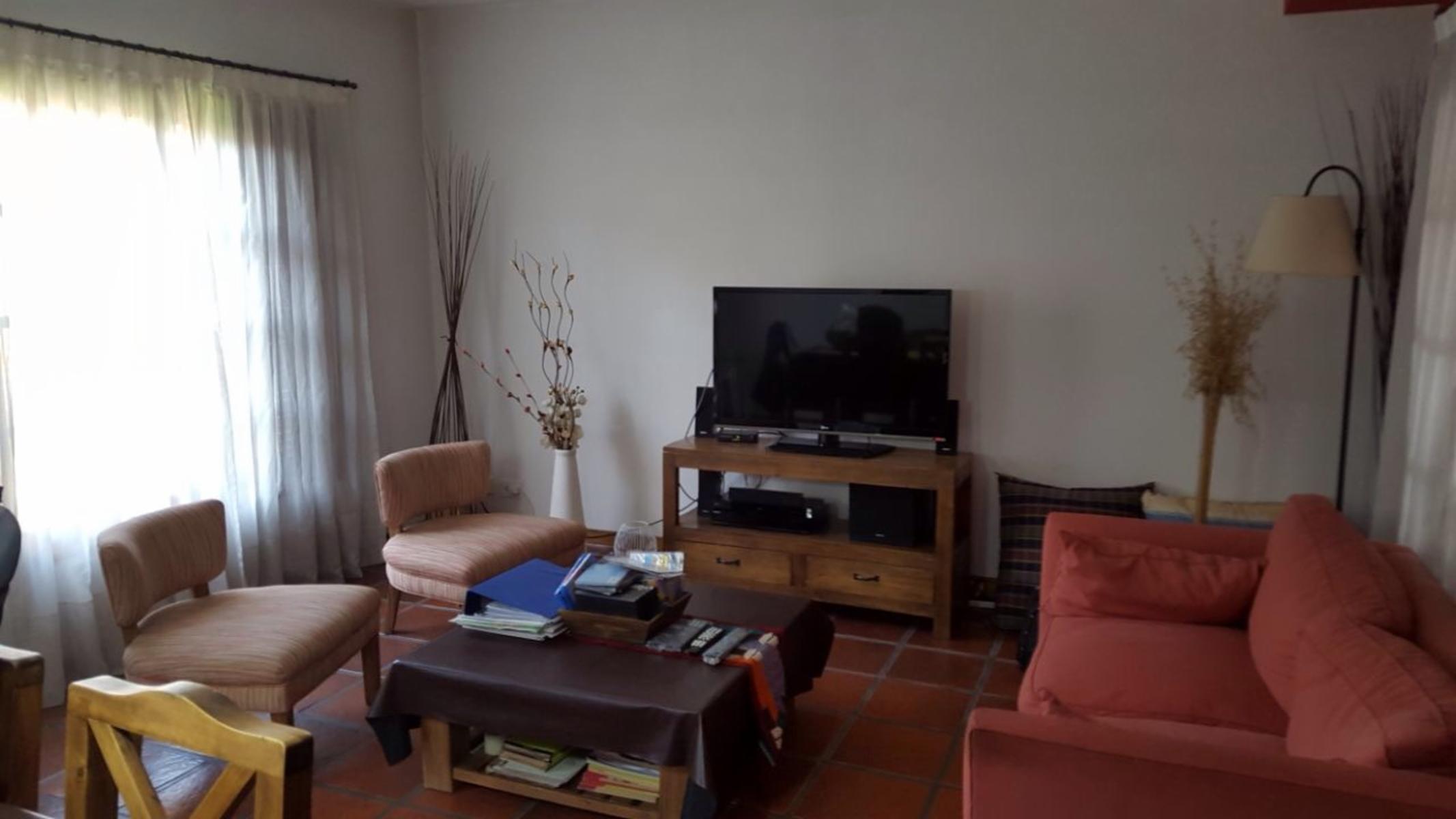 Excelente Triplex Con Garage En Bella Vista — foto 7