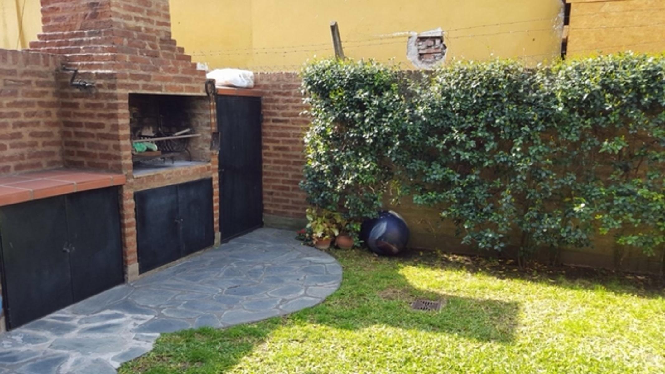 Excelente Triplex Con Garage En Bella Vista — foto 9