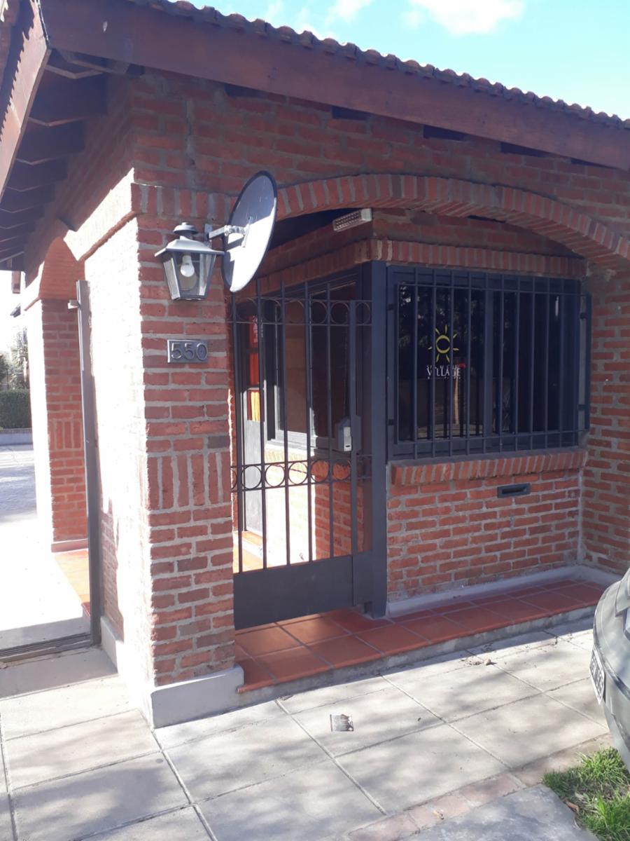 Impecable Triplex En Barrio Cerrado — foto 3