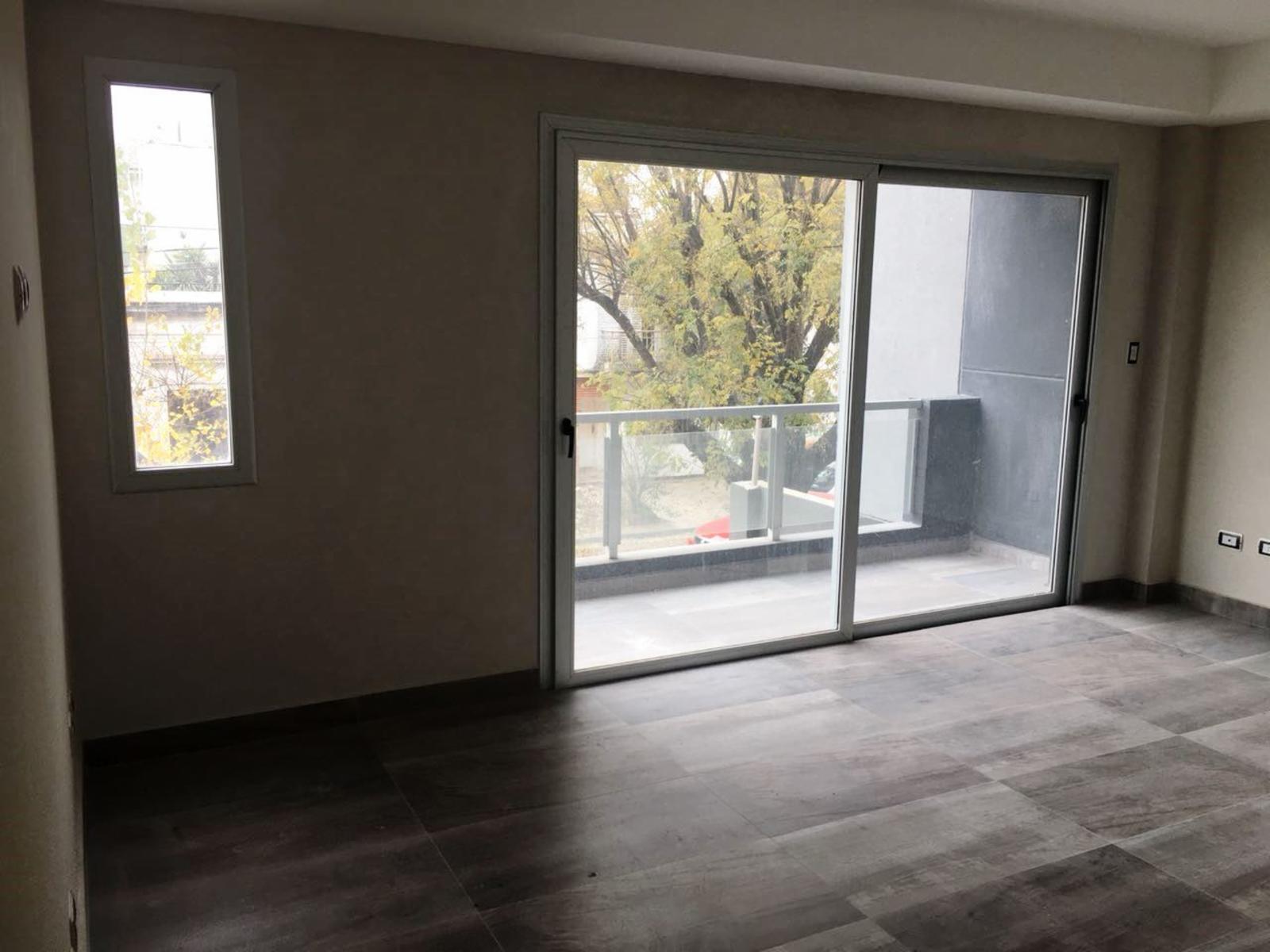 Excelentes Semipiso a estrenar de Categoría a Estrenar 3 Ambientes Balcón Cochera y Baulera Terraza con parrillas. — foto 2