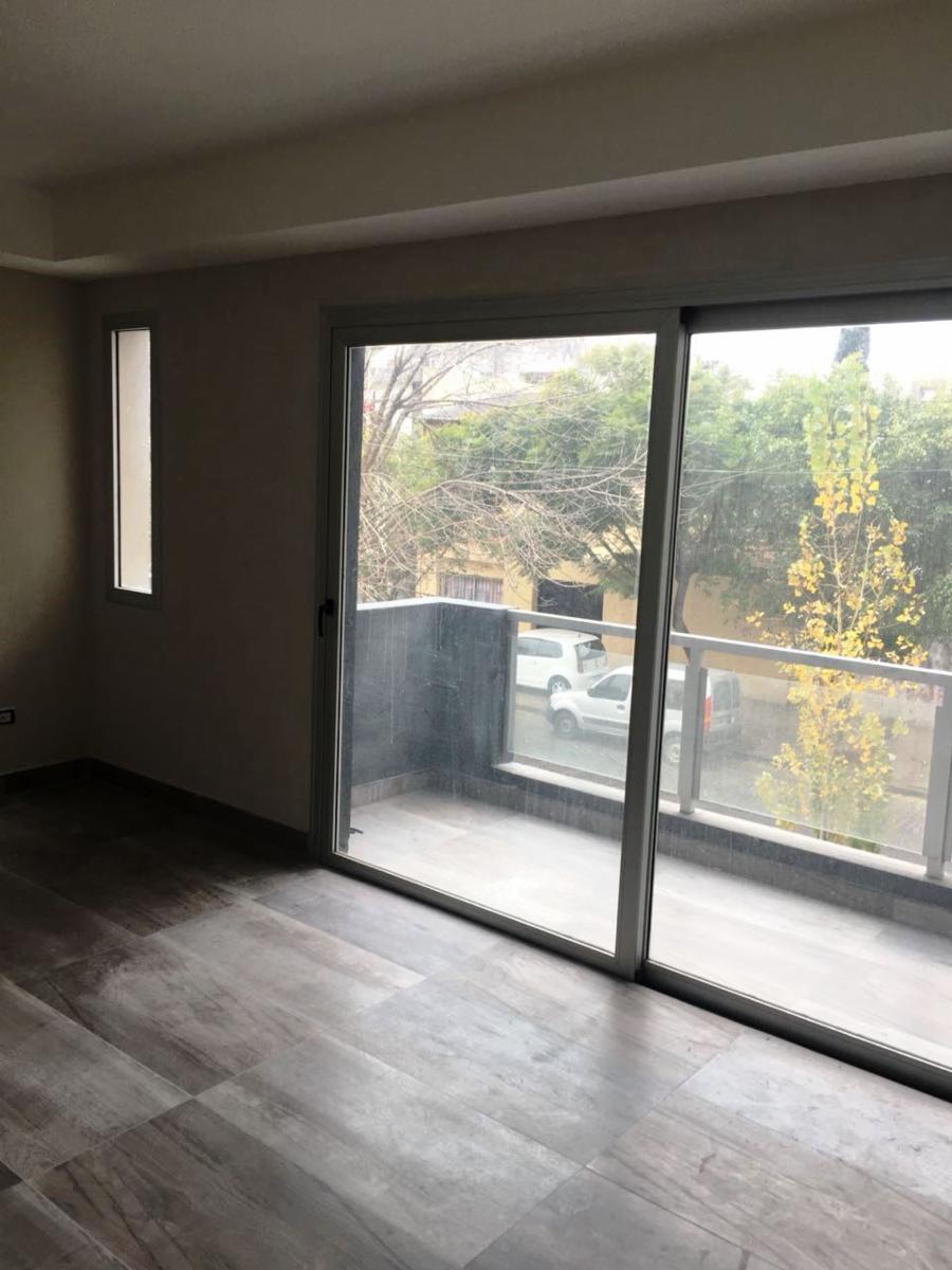 Excelentes Semipiso a estrenar de Categoría a Estrenar 3 Ambientes Balcón Cochera y Baulera Terraza con parrillas. — foto 6