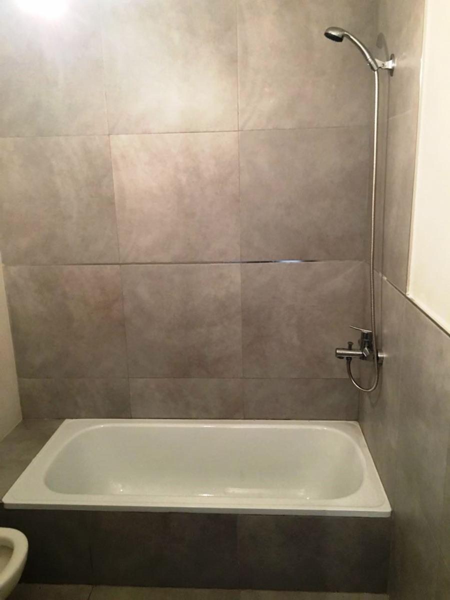 Excelentes Semipiso a estrenar de Categoría a Estrenar 3 Ambientes Balcón Cochera y Baulera Terraza con parrillas. — foto 12