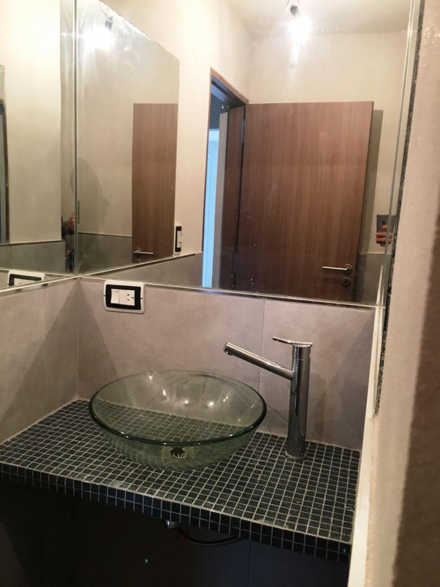 Excelentes Semipiso a estrenar de Categoría a Estrenar 3 Ambientes Balcón Cochera y Baulera Terraza con parrillas. — foto 13