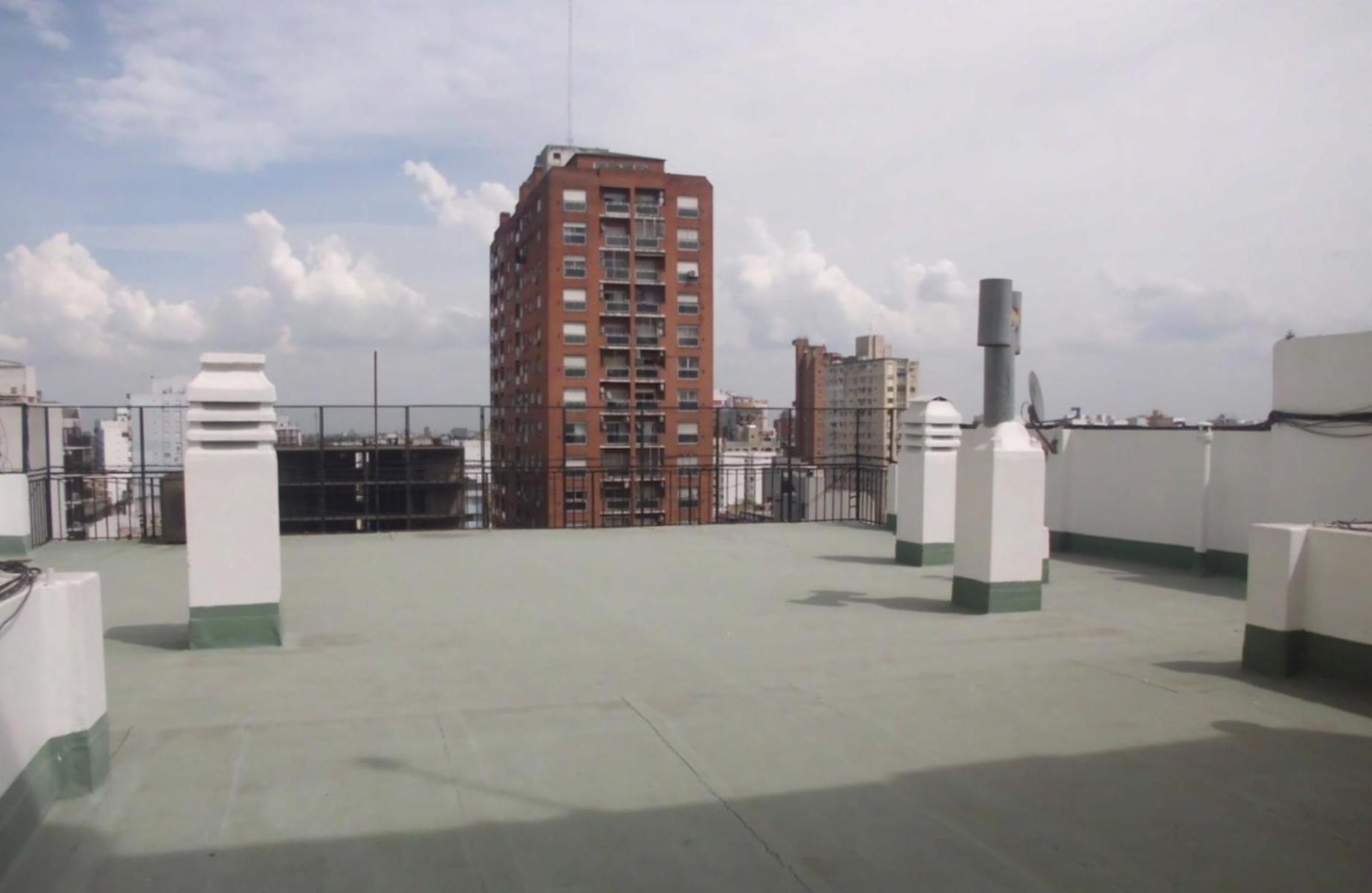 Excelente departamento de 3 ambientes en Ramos Mejía 80m2 Frente a la estación. Contrafrente — foto 7