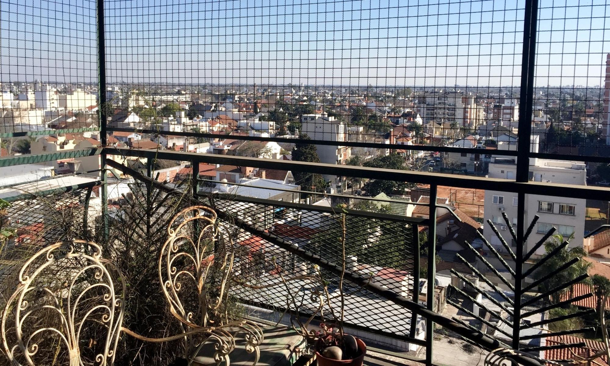 Piso en lo mejor de Ramos Mejía, sobre Av de Mayo. 4 Ambientes con dependencia. Cochera 200 m2 — foto 7