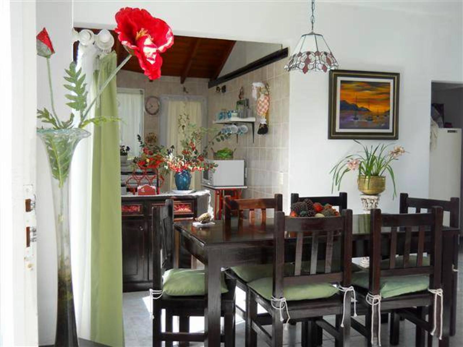 Pinamar, casa sobre lote de 450 m2 Living comedor, 3 Dormitorios, Cocina, 2 Baños, Jacuzzi, Parque y Parrilla. — foto 5