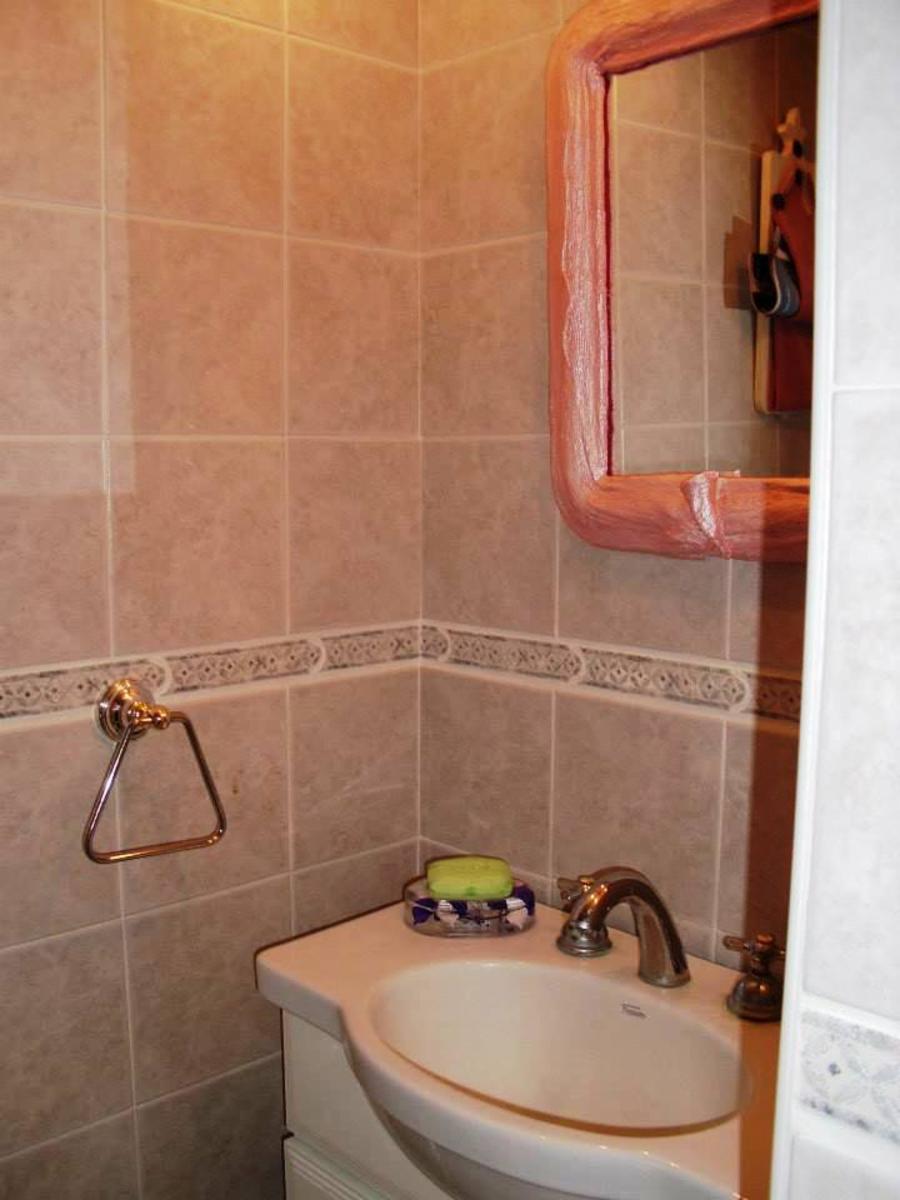 Pinamar, casa sobre lote de 450 m2 Living comedor, 3 Dormitorios, Cocina, 2 Baños, Jacuzzi, Parque y Parrilla. — foto 9