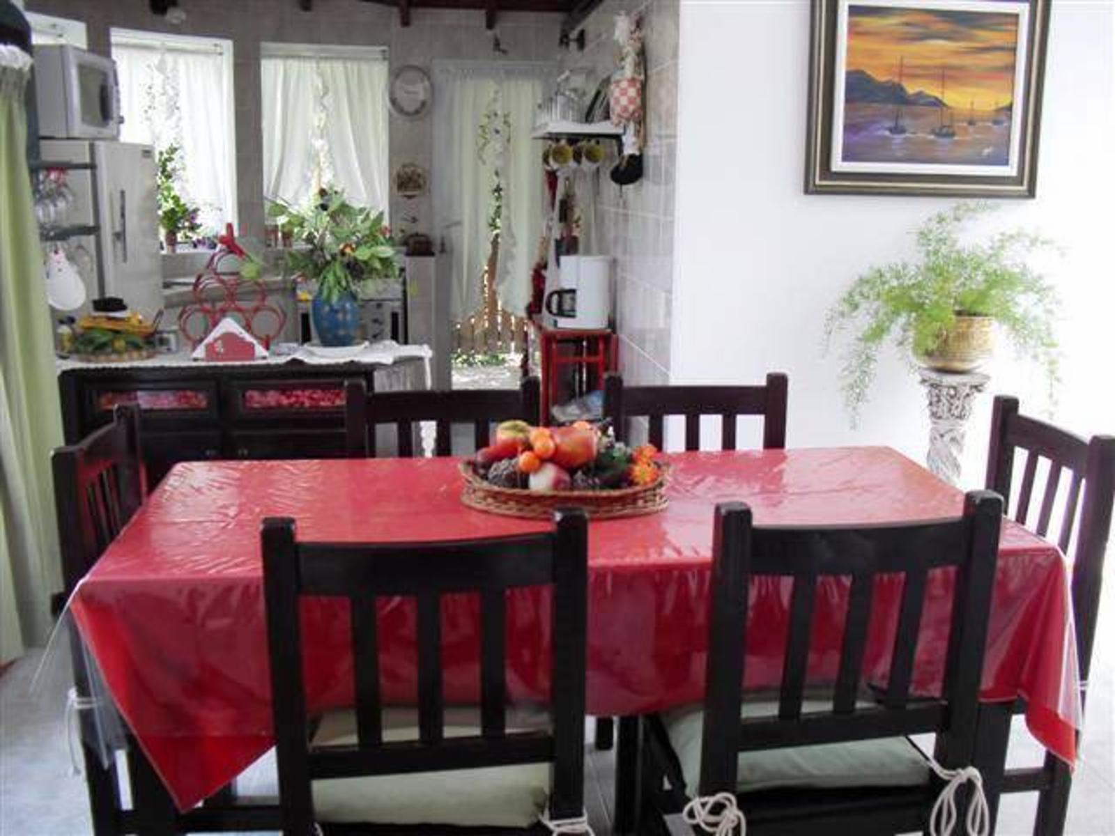 Pinamar, casa sobre lote de 450 m2 Living comedor, 3 Dormitorios, Cocina, 2 Baños, Jacuzzi, Parque y Parrilla. — foto 12