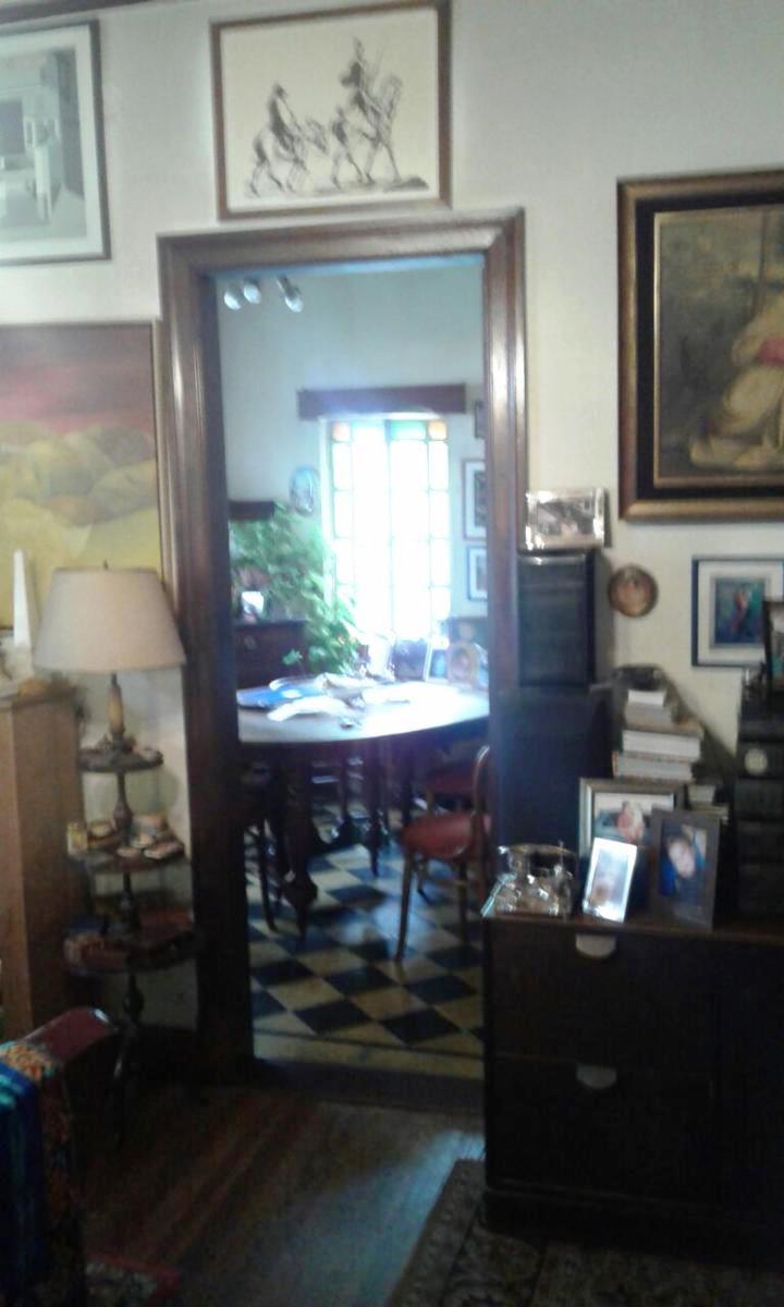 Excelente casa de estilo Inglés en Haedo Muy buena ubicación. A metros de AV Rivadavia, Cercana a la estación y a la Plaza. Lote propio de 8,66 x 37. — foto 12