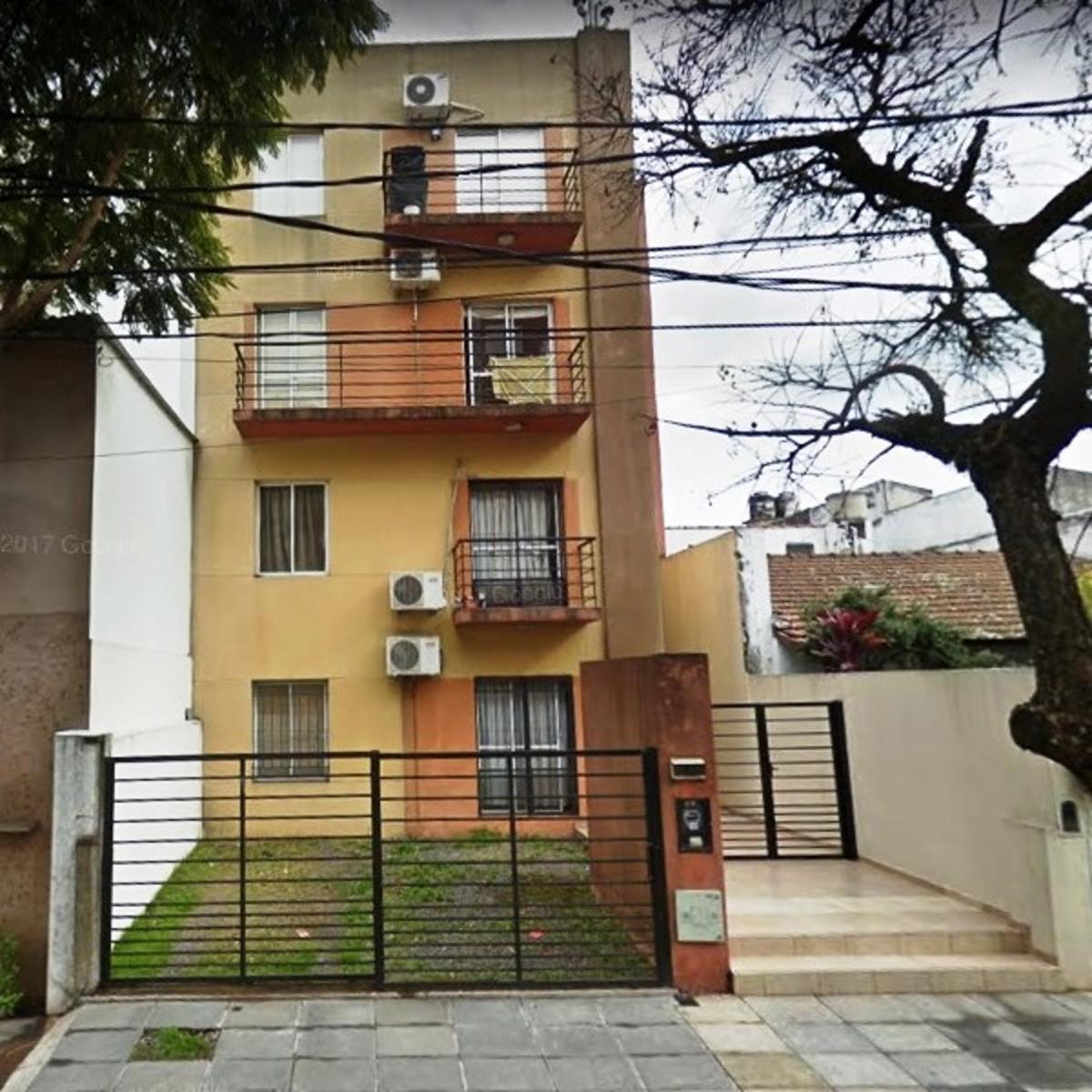 Monoambiente en PB con patio