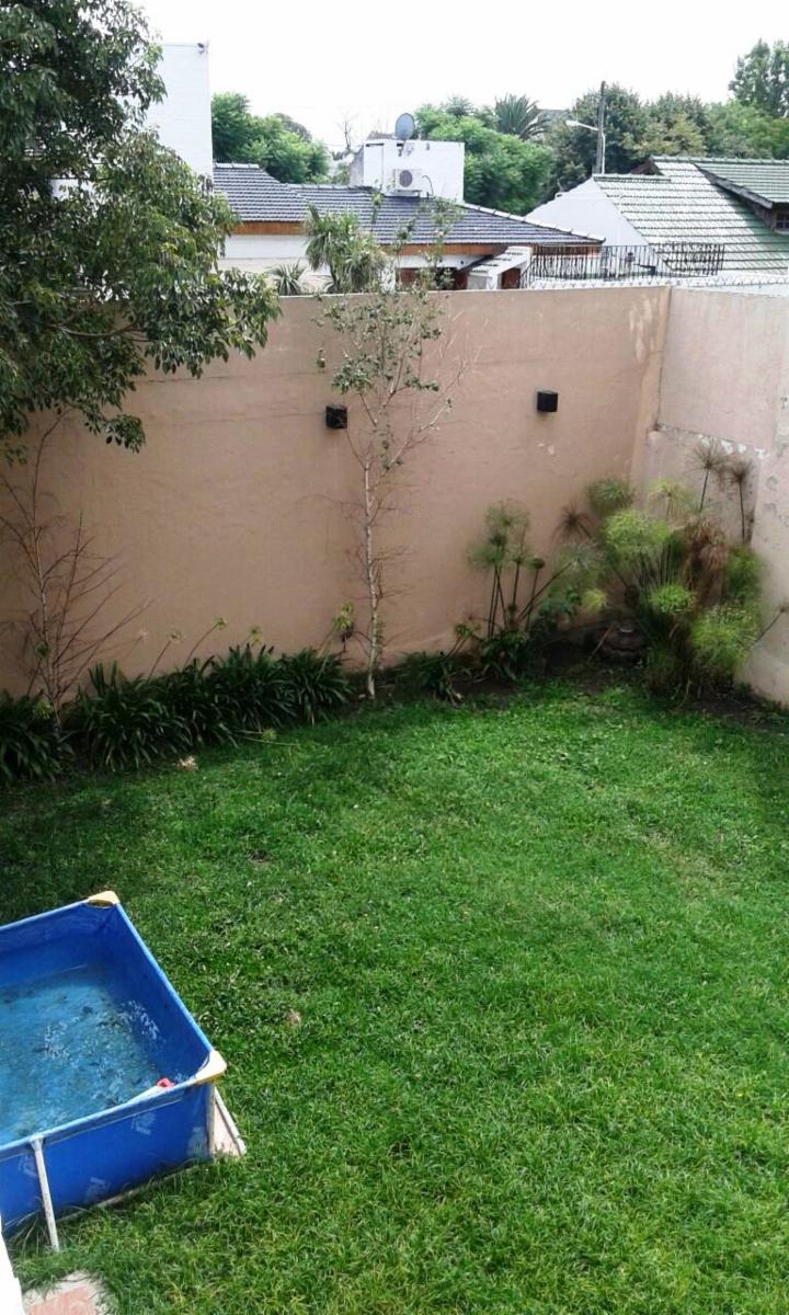 Excelente casa de 5 ambientes en 2 plantas jardin cocheras para varios autos — foto 5