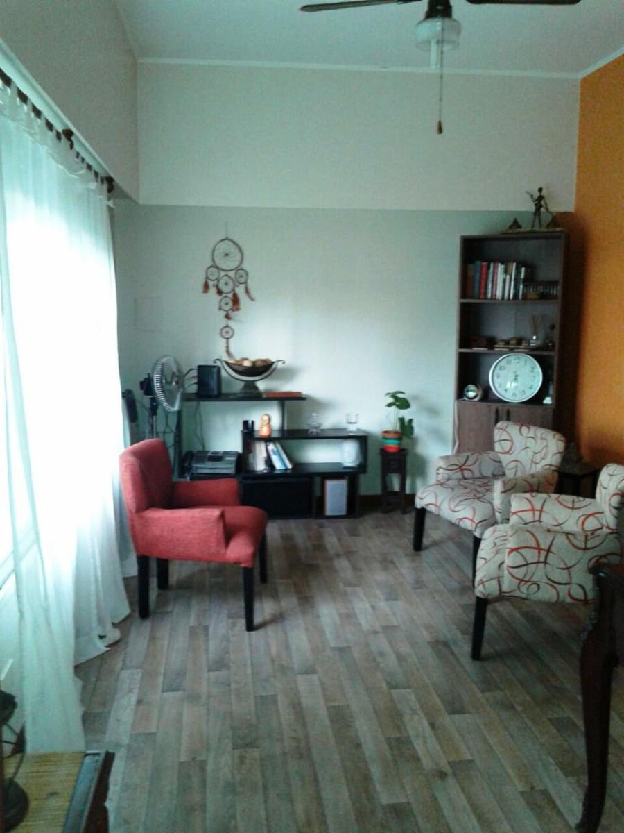 Excelente casa de 5 ambientes en 2 plantas jardin cocheras para varios autos — foto 6