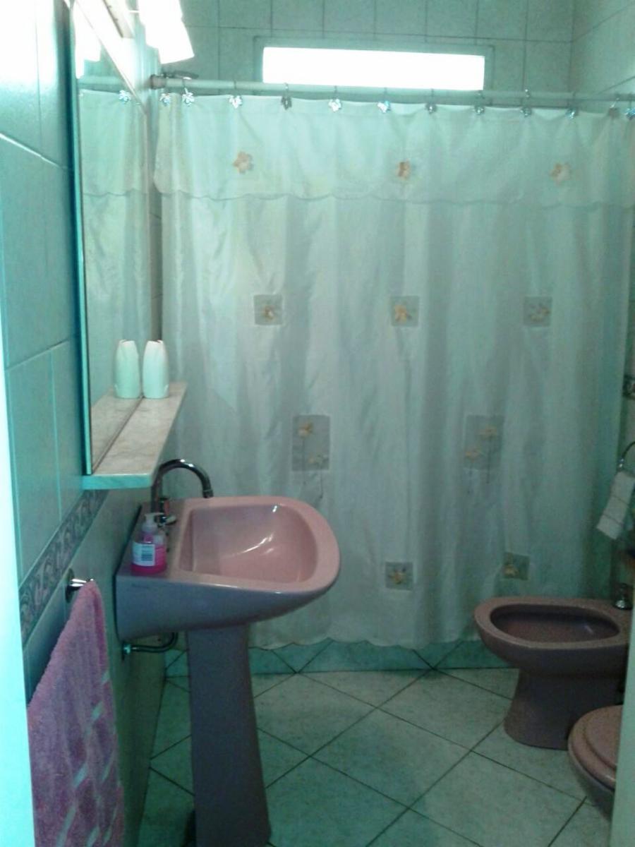 Excelente casa de 5 ambientes en 2 plantas jardin cocheras para varios autos — foto 9