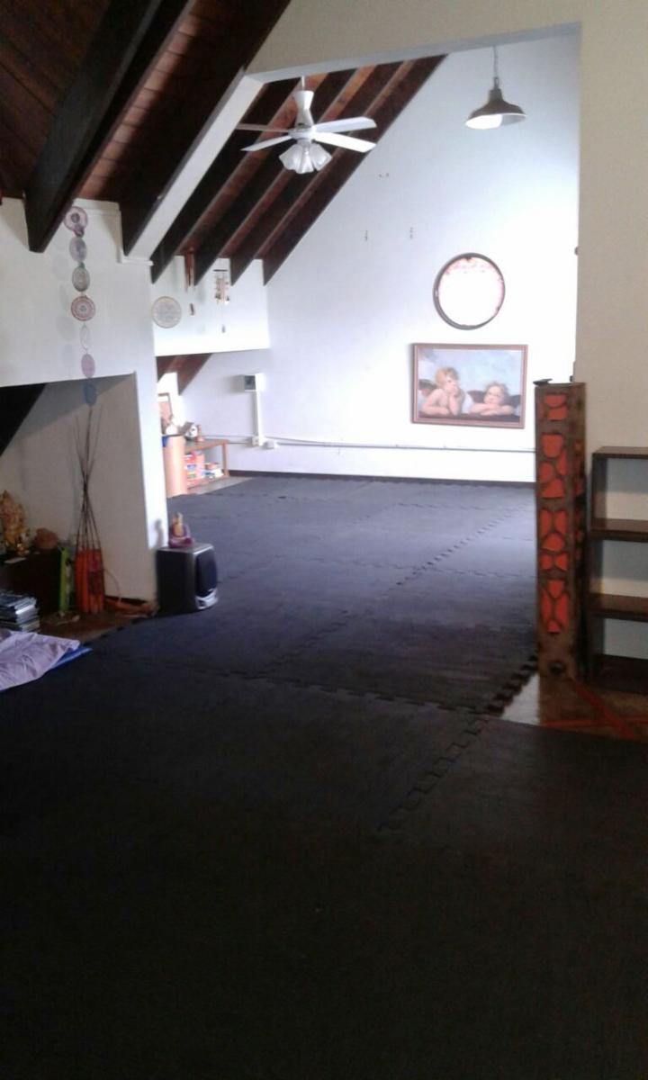 Excelente casa de 5 ambientes en 2 plantas jardin cocheras para varios autos — foto 12