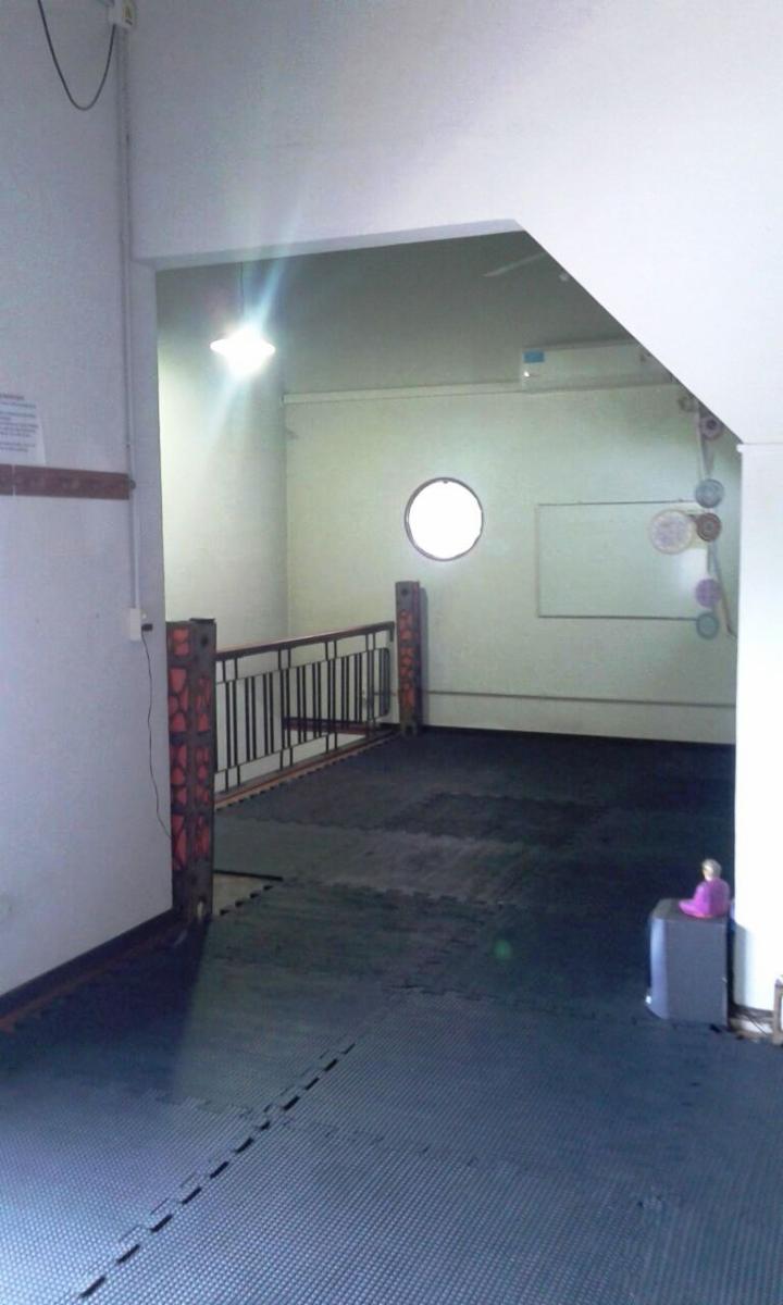 Excelente casa de 5 ambientes en 2 plantas jardin cocheras para varios autos — foto 14