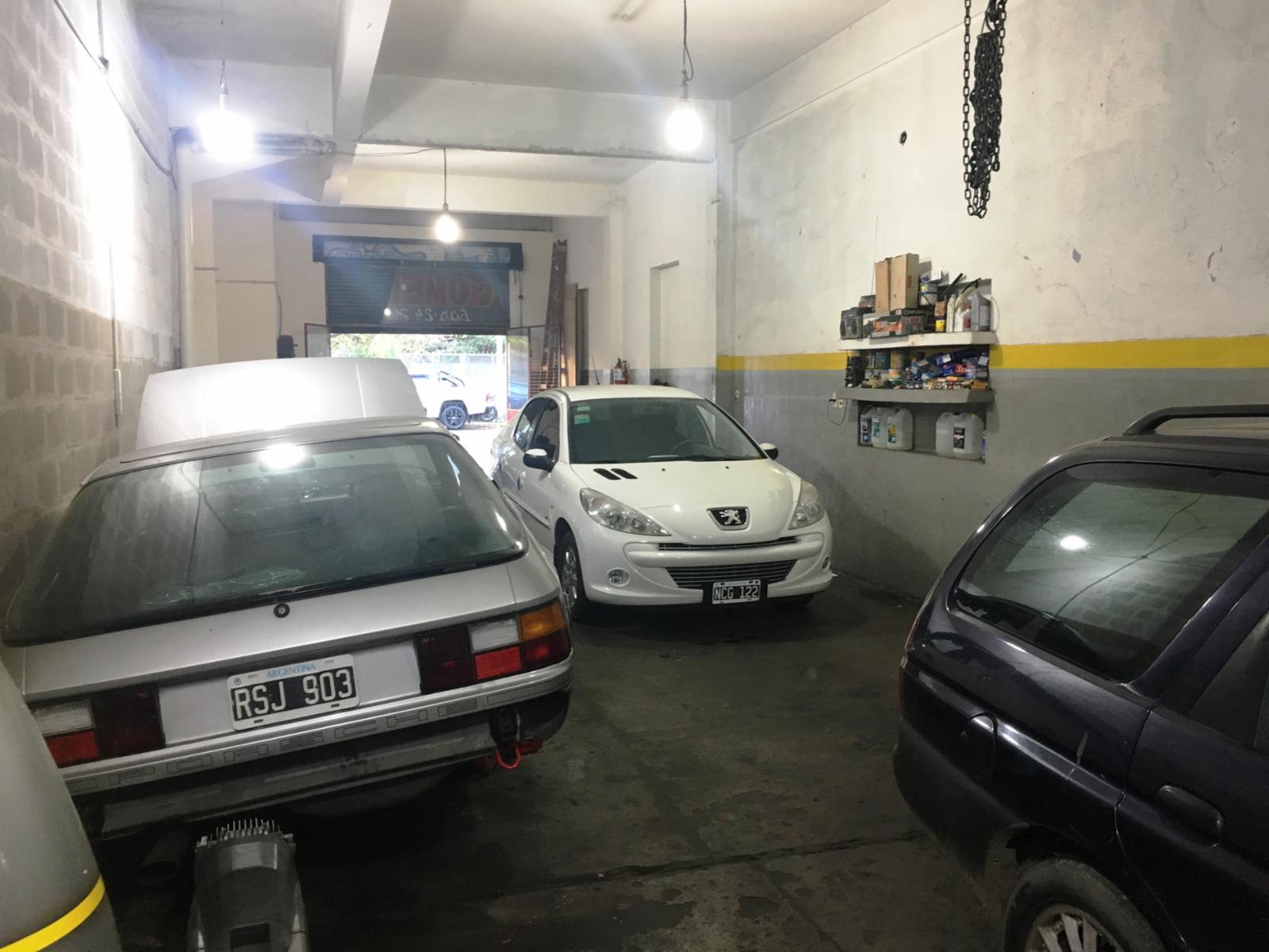 Local sobre Av Rivadavia (hoy taller mecánico) 5 x 20 — foto 5