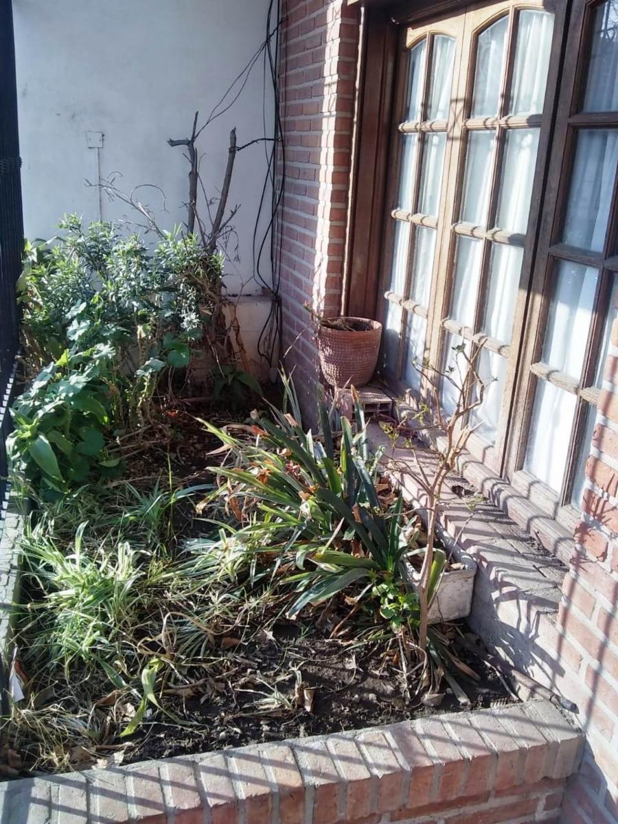 Excelente PH al frente Entrada independiente Cochera doble, 4 Ambientes Patio — foto 12