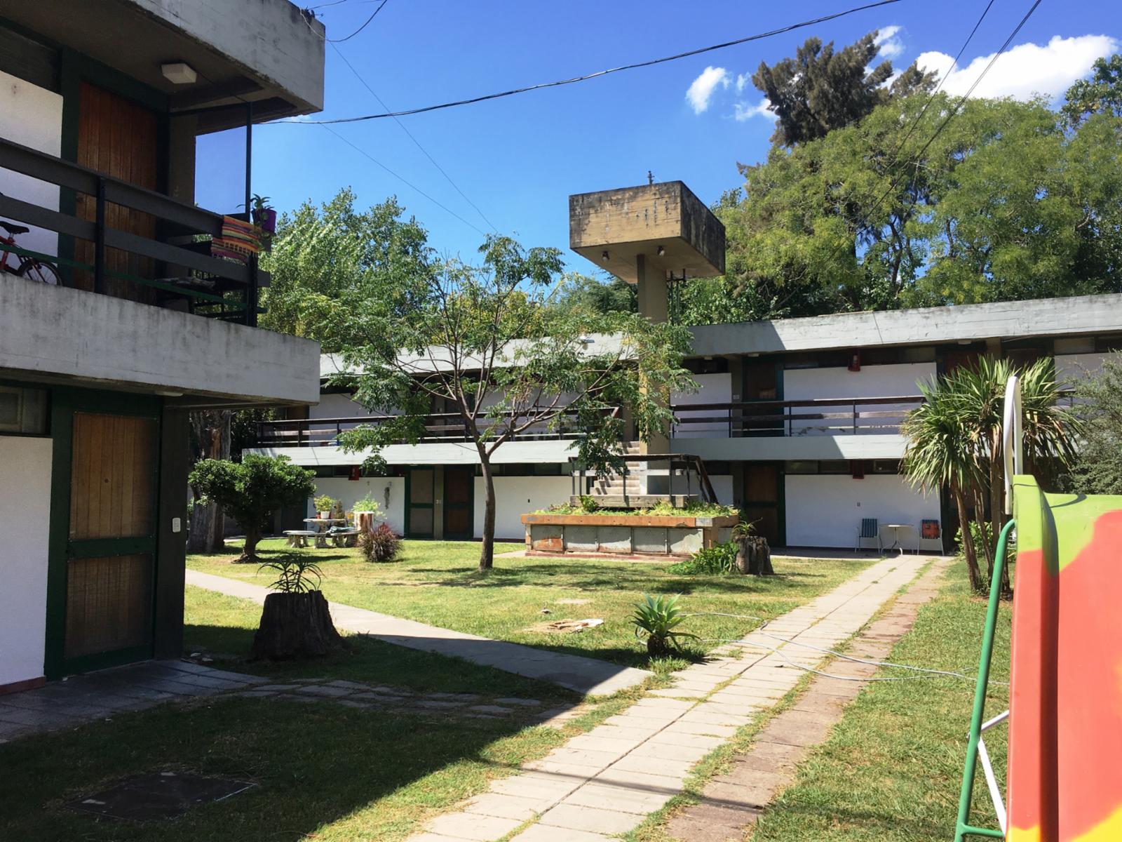 Departamento en un complejo cerrado. 3 Ambientes super luminoso