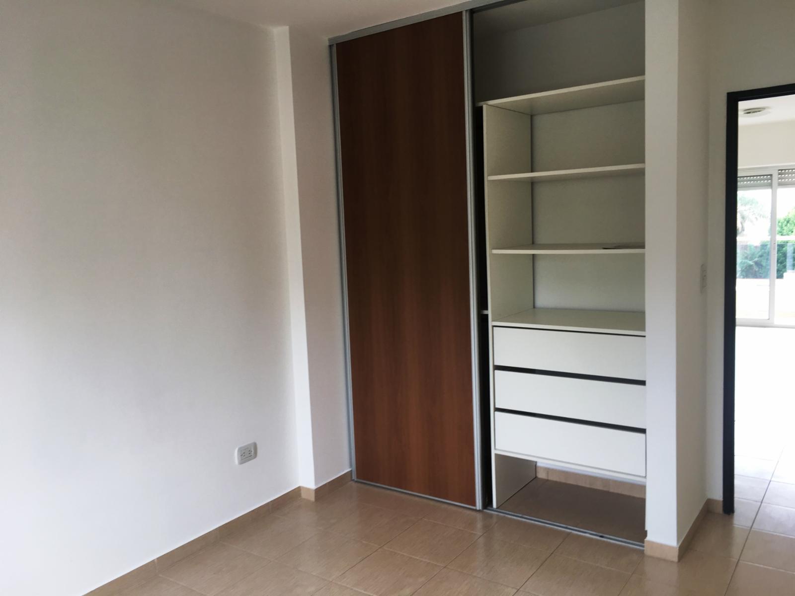 Excelente 2 ambientes nuevo, al frente, balcón, 2 baños. — foto 5