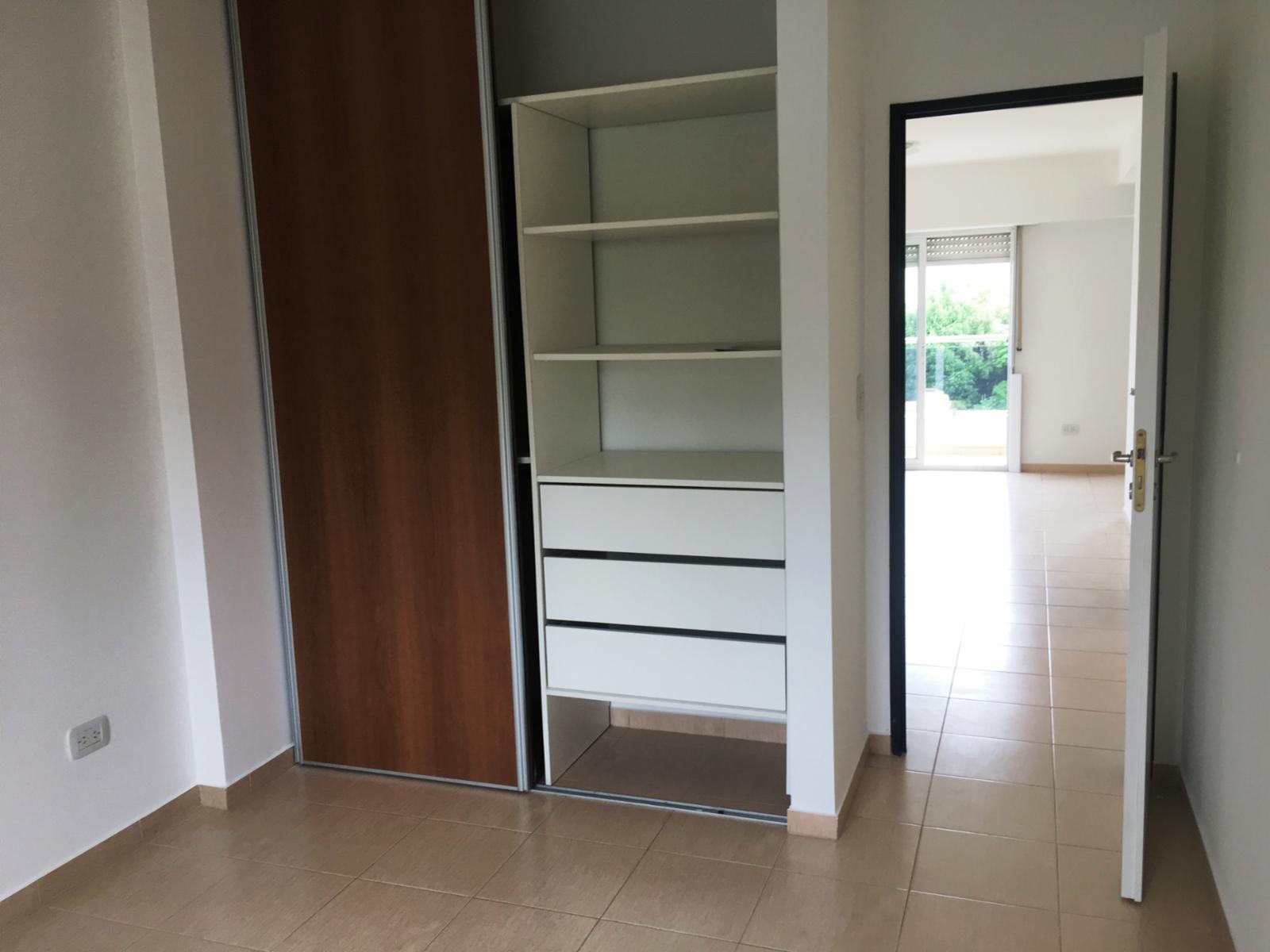 Excelente 2 ambientes nuevo, al frente, balcón, 2 baños. — foto 8