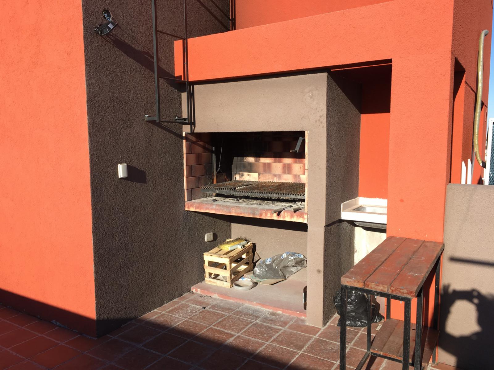 2 Ambientes nuevo, con cochera y balcon al frente. Edificio con parrilla. Ideal renta — foto 4