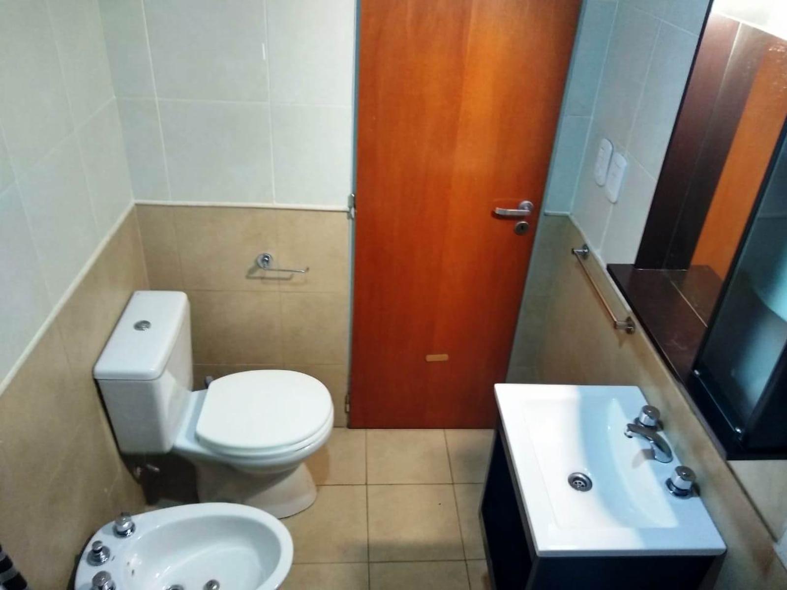 2 Ambientes nuevo, con cochera y balcon al frente. Edificio con parrilla. Ideal renta — foto 14