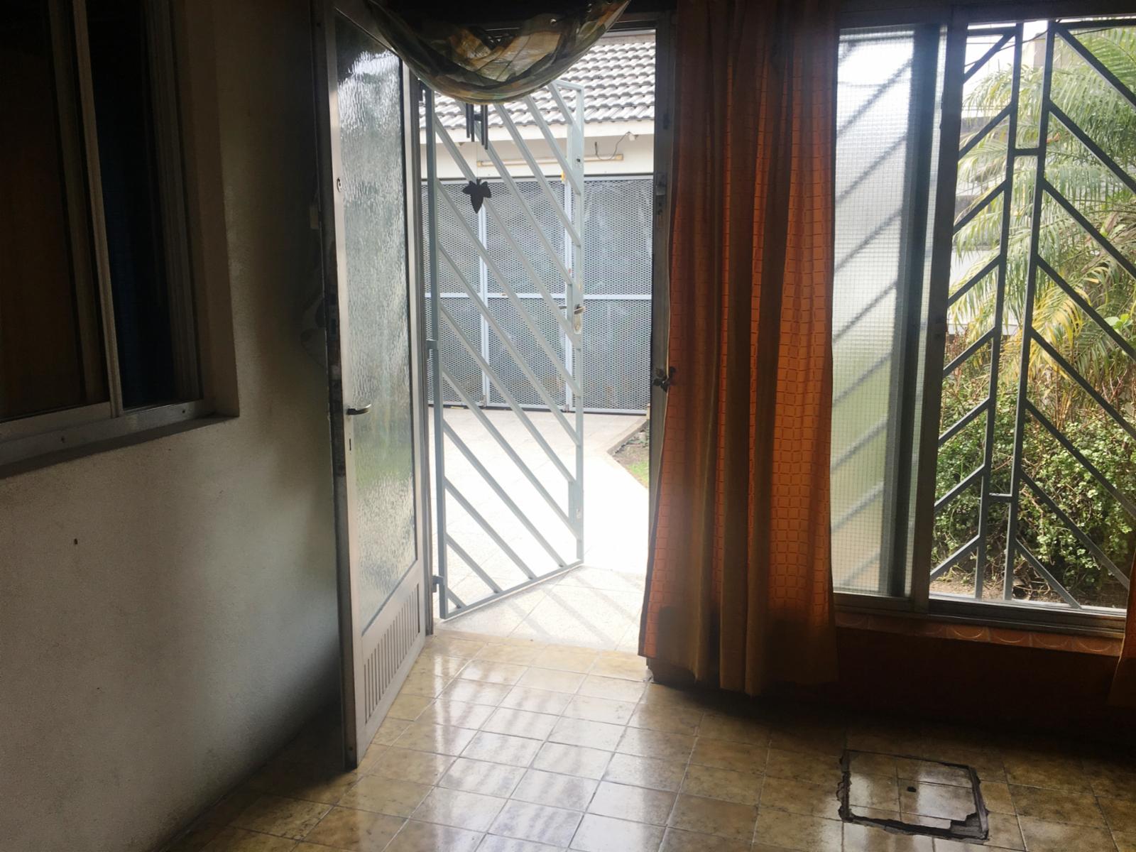 Casa PH al contrafrente, 3 ambientes, patio jardín y cochera. Todo a nuevo — foto 12