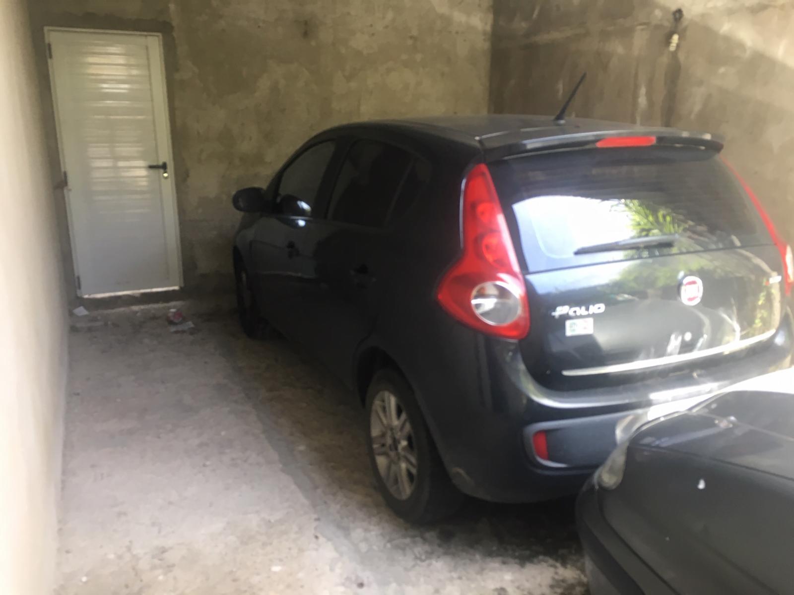 Gran casa sobre lote propio de 8.66 x 45, cochera 2 autos, pileta y quincho — foto 4