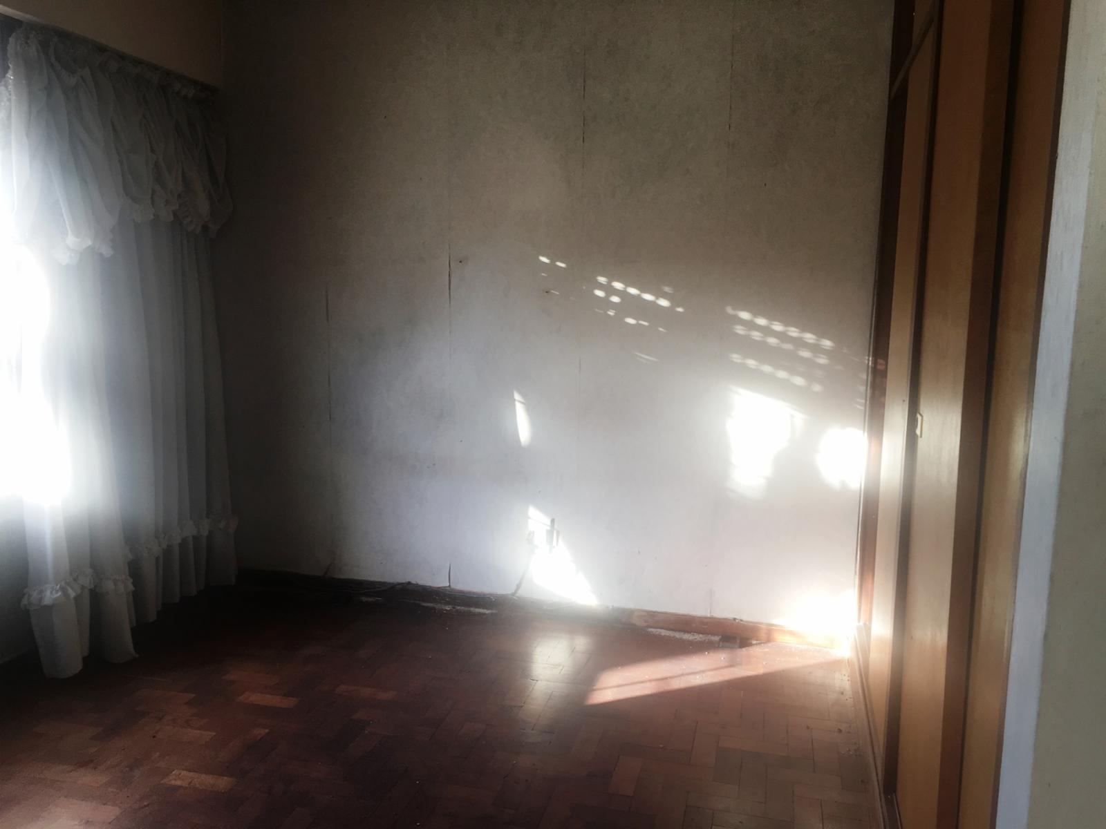 PH en esquina, tipo casa, 3 ambientes sin expensas Living, dormitorio con placard, cocina comedor, escritorio baño completo patio lavadero — foto 5