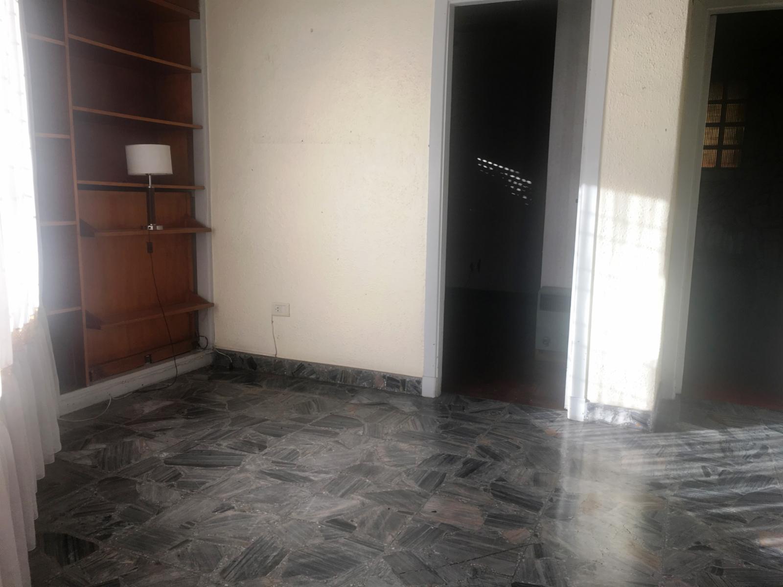 PH en esquina, tipo casa, 3 ambientes sin expensas Living, dormitorio con placard, cocina comedor, escritorio baño completo patio lavadero — foto 8