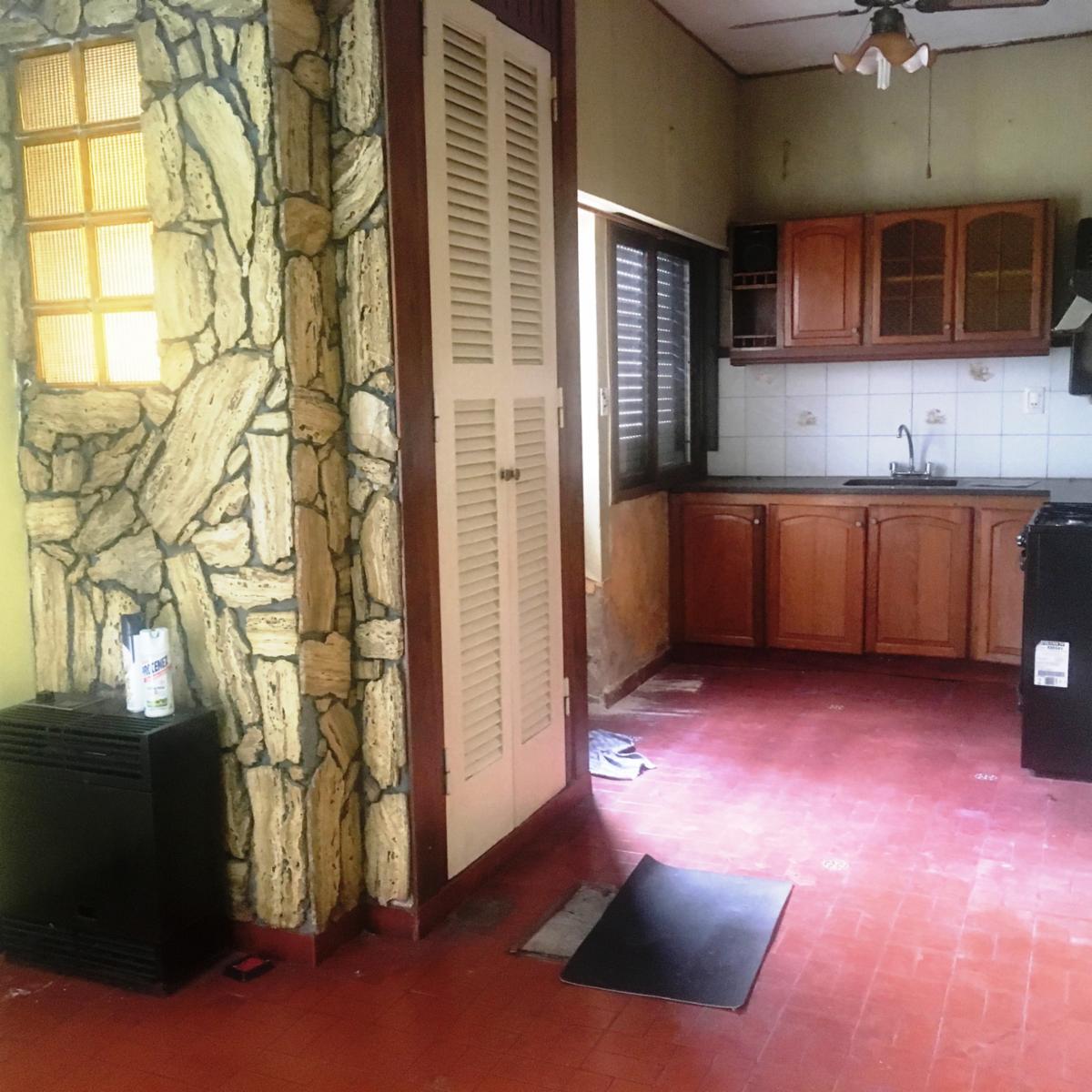 PH en esquina, tipo casa, 3 ambientes sin expensas Living, dormitorio con placard, cocina comedor, escritorio baño completo patio lavadero — foto 9