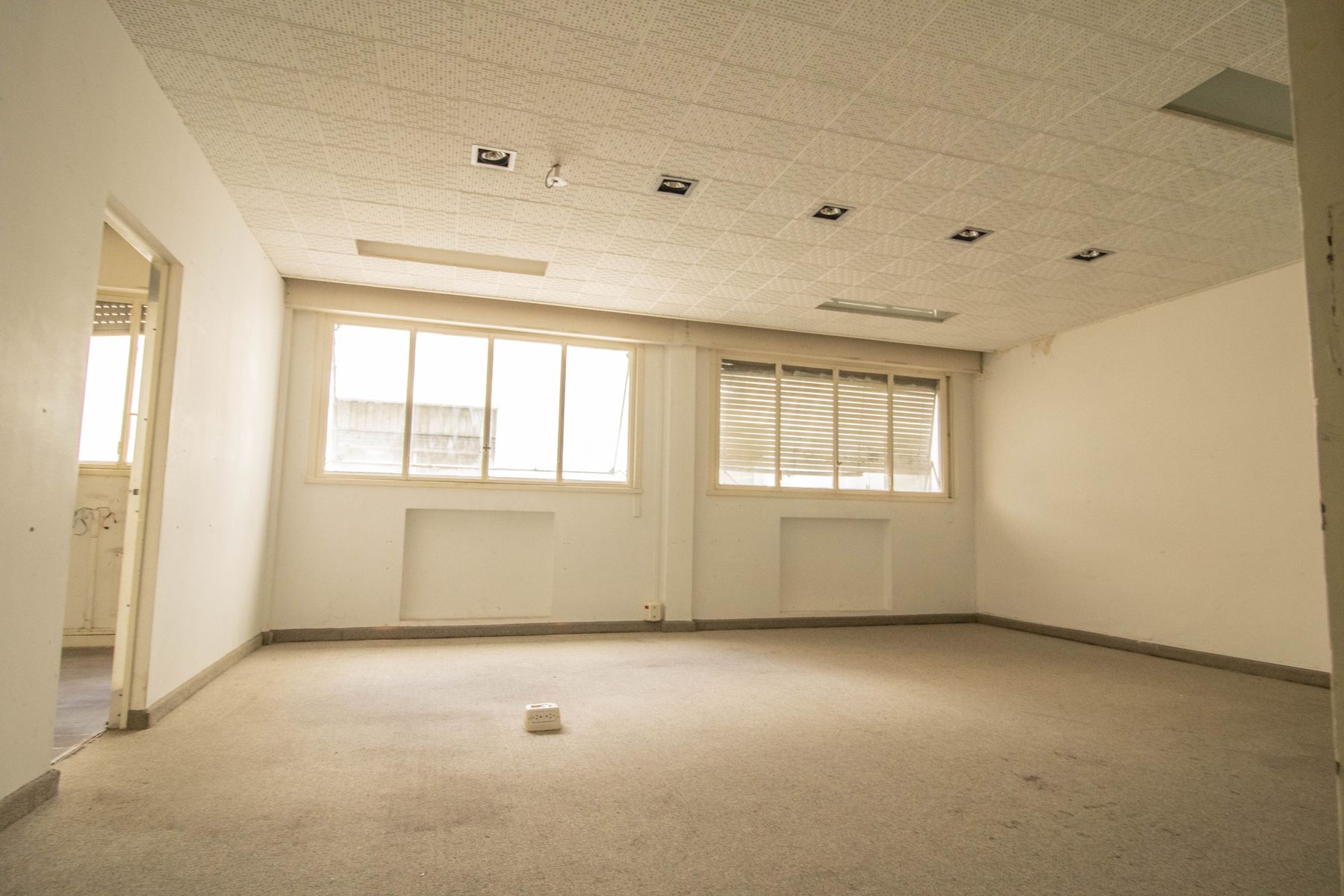 Oficina de 7 despachos en San Nicolás - Orientación Norte - 150m² - 4