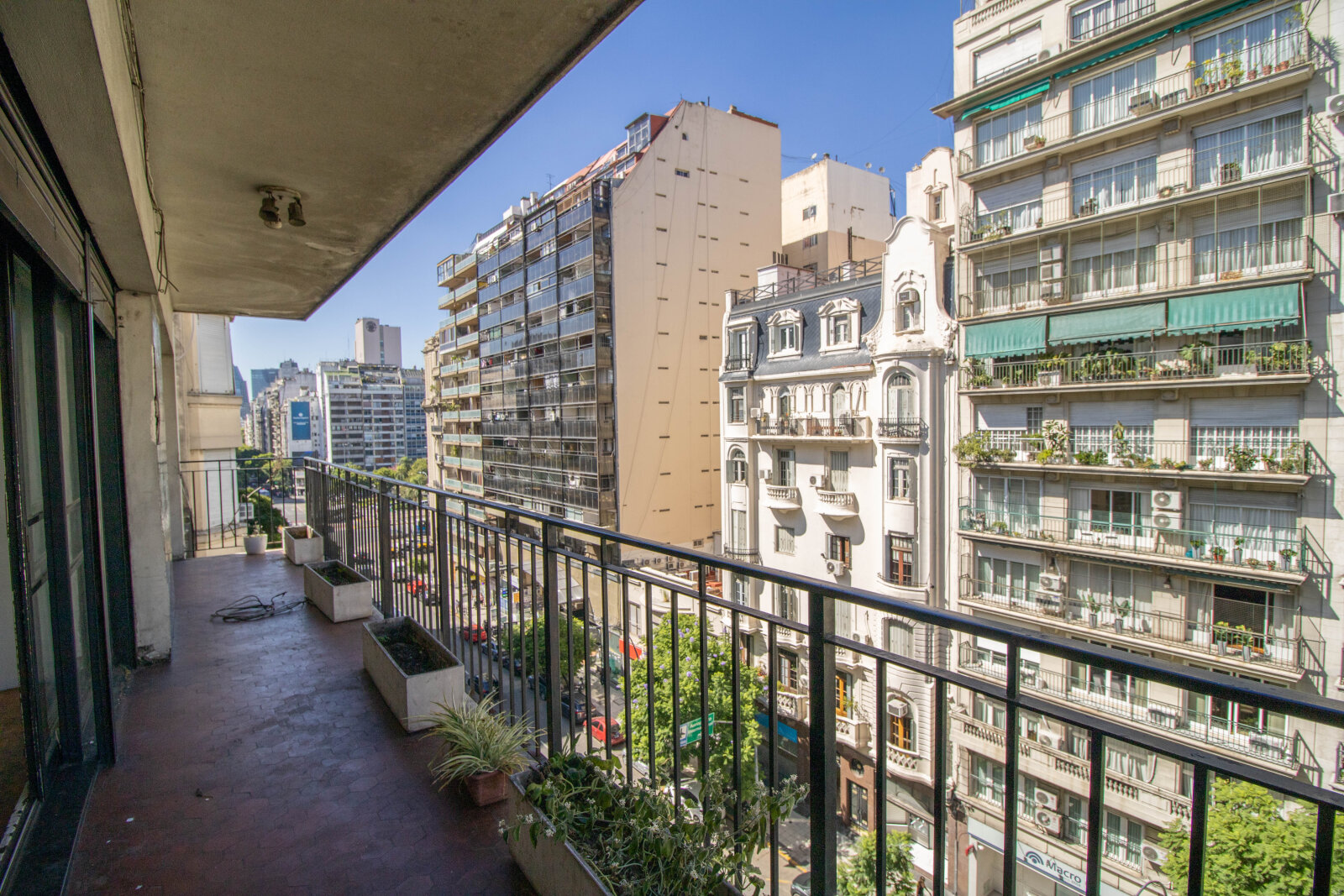 BAJÓ DE PRECIO Departamento Semipiso 4 Ambientes con Balcón corrido y Dependencia - Luminoso - 127m² - Apto profesional - Retiro - 2