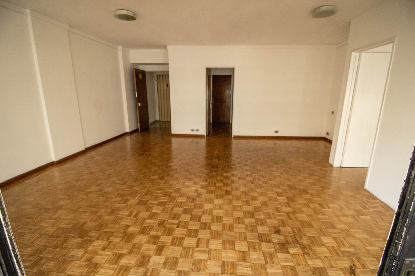 BAJÓ DE PRECIO Departamento Semipiso 4 Ambientes con Balcón corrido y Dependencia - Luminoso - 127m² - Apto profesional - Retiro - 4