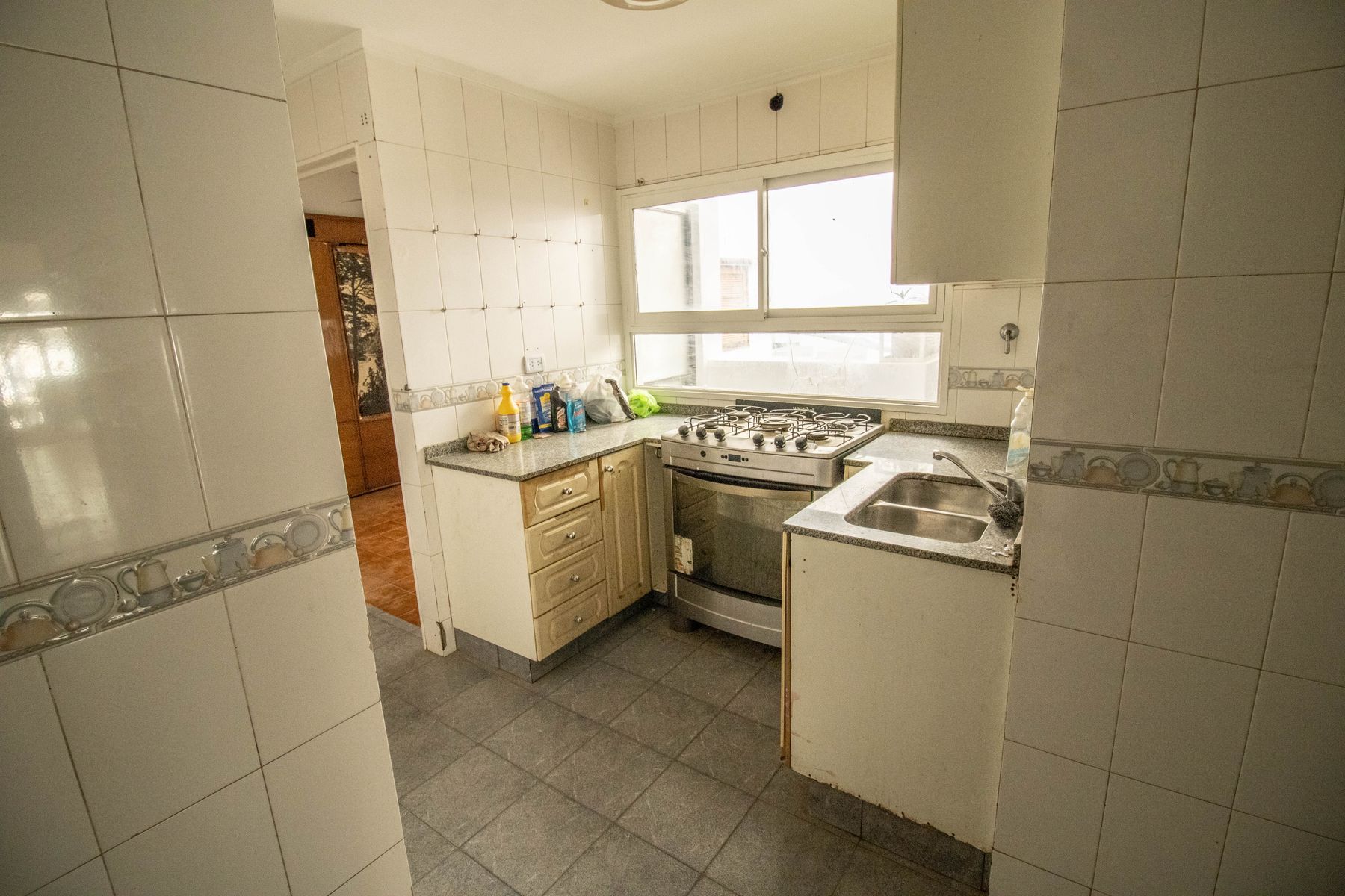 BAJÓ DE PRECIO Departamento Semipiso 4 Ambientes con Balcón corrido y Dependencia - Luminoso - 127m² - Apto profesional - Retiro - 9