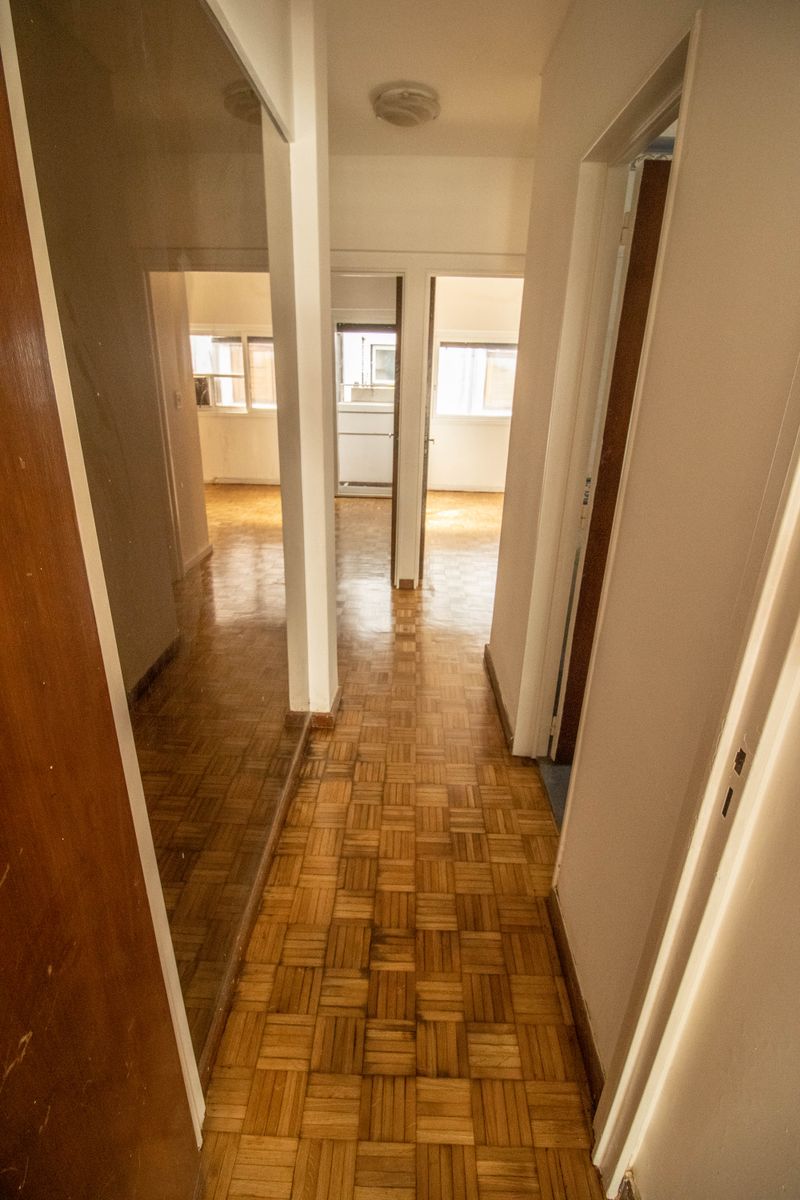 BAJÓ DE PRECIO Departamento Semipiso 4 Ambientes con Balcón corrido y Dependencia - Luminoso - 127m² - Apto profesional - Retiro - 18