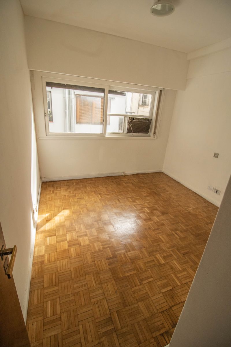 BAJÓ DE PRECIO Departamento Semipiso 4 Ambientes con Balcón corrido y Dependencia - Luminoso - 127m² - Apto profesional - Retiro - 19