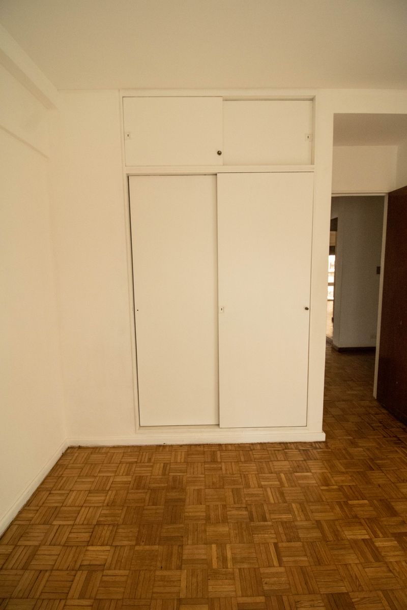 BAJÓ DE PRECIO Departamento Semipiso 4 Ambientes con Balcón corrido y Dependencia - Luminoso - 127m² - Apto profesional - Retiro - 20