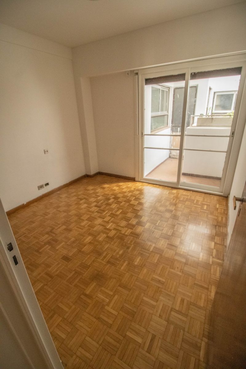 BAJÓ DE PRECIO Departamento Semipiso 4 Ambientes con Balcón corrido y Dependencia - Luminoso - 127m² - Apto profesional - Retiro - 22