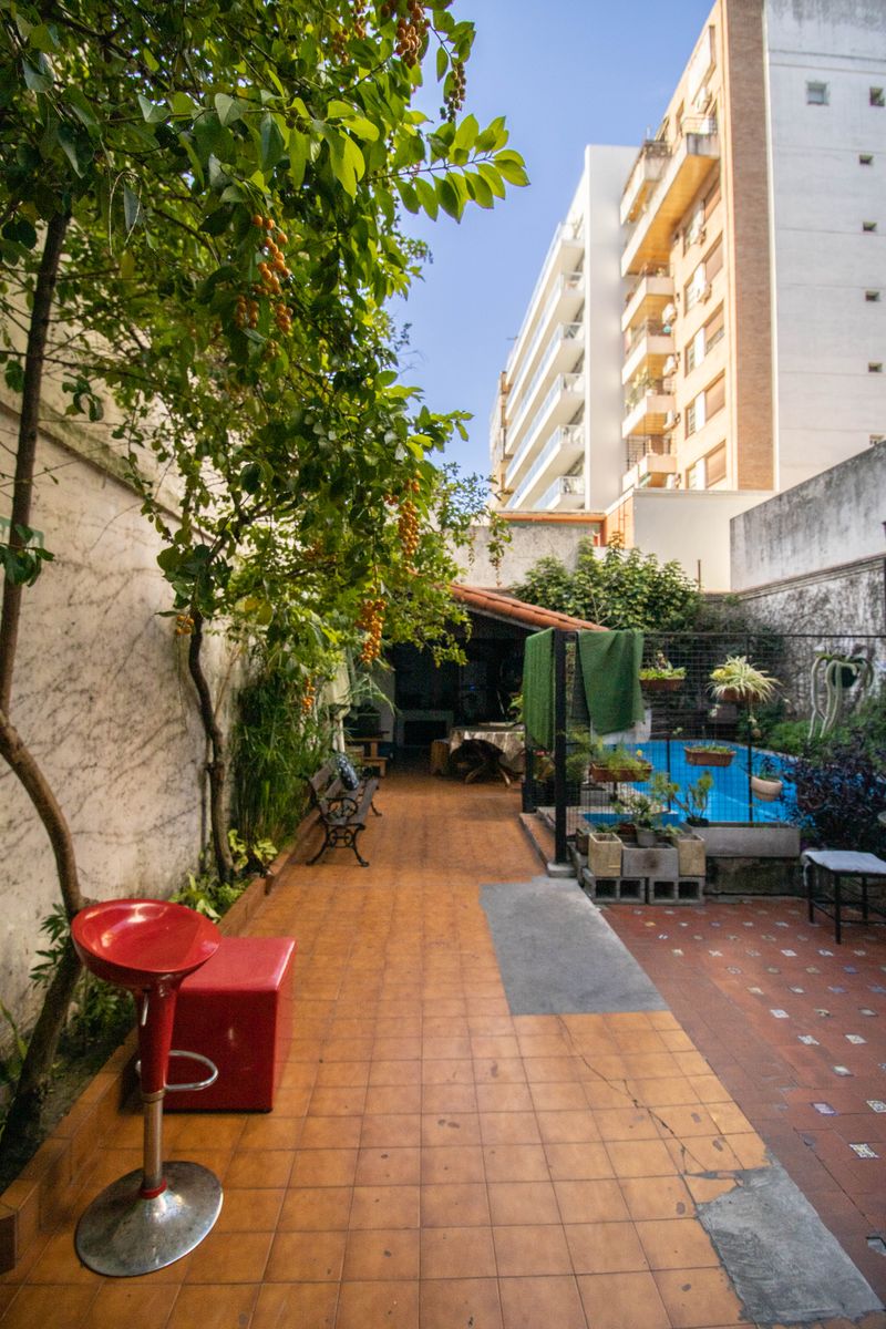 Hermosa Casa 8 Ambientes con Patio y Terraza - 3 Plantas - Destino comercial - 320m² - Palermo - 1