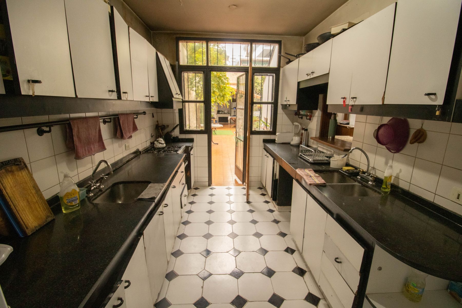 Hermosa Casa 8 Ambientes con Patio y Terraza - 3 Plantas - Destino comercial - 320m² - Palermo - 8