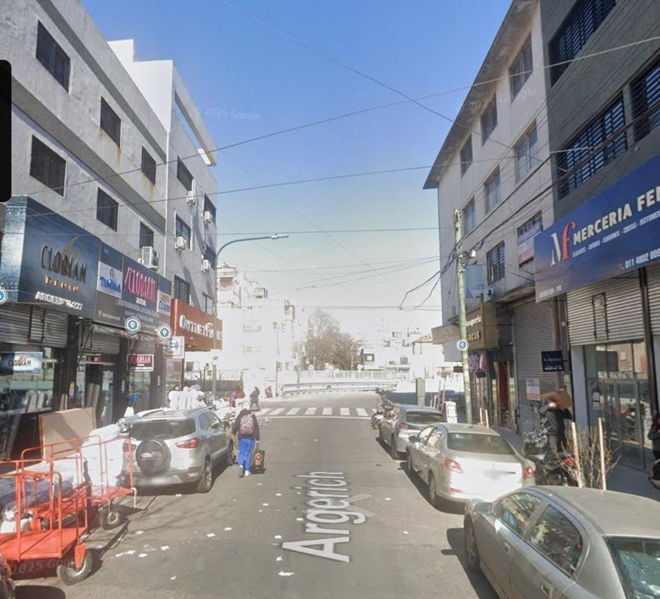 Local PB + Entrepiso + Planta alta - Zona comercial - Flores - 260m² - 2