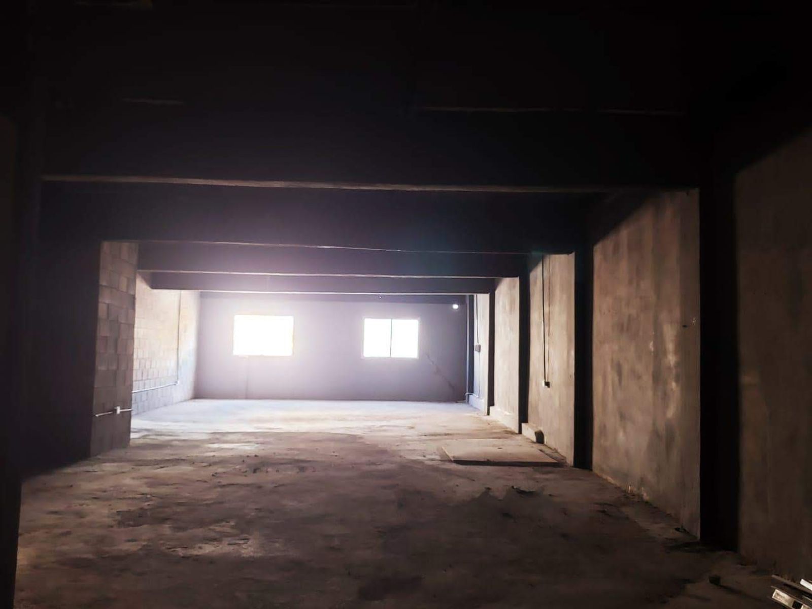Local PB + Entrepiso + Planta alta - Zona comercial - Flores - 260m² - 4