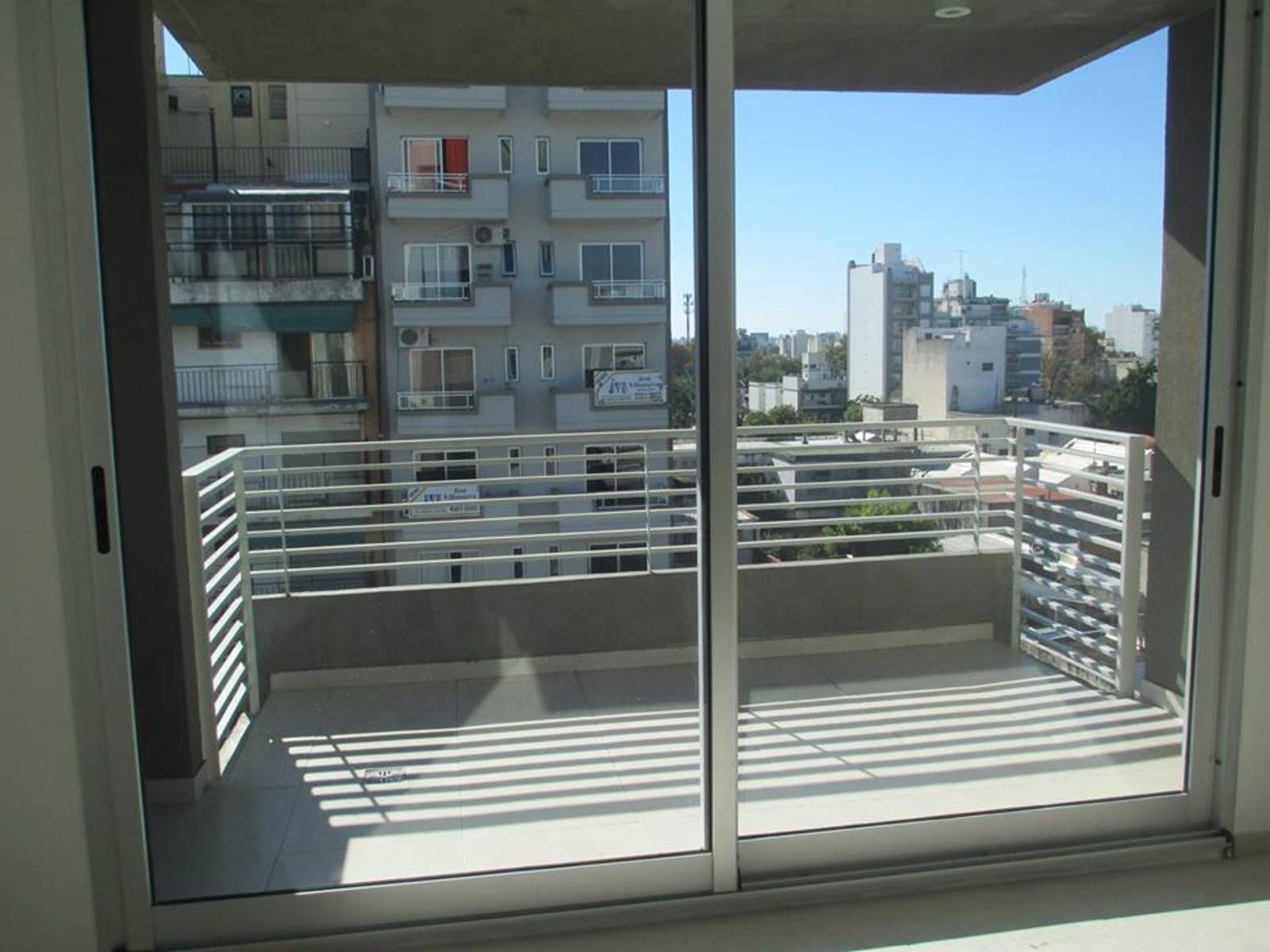 DEPARTAMENTO CON BALCON TERRAZA - 2